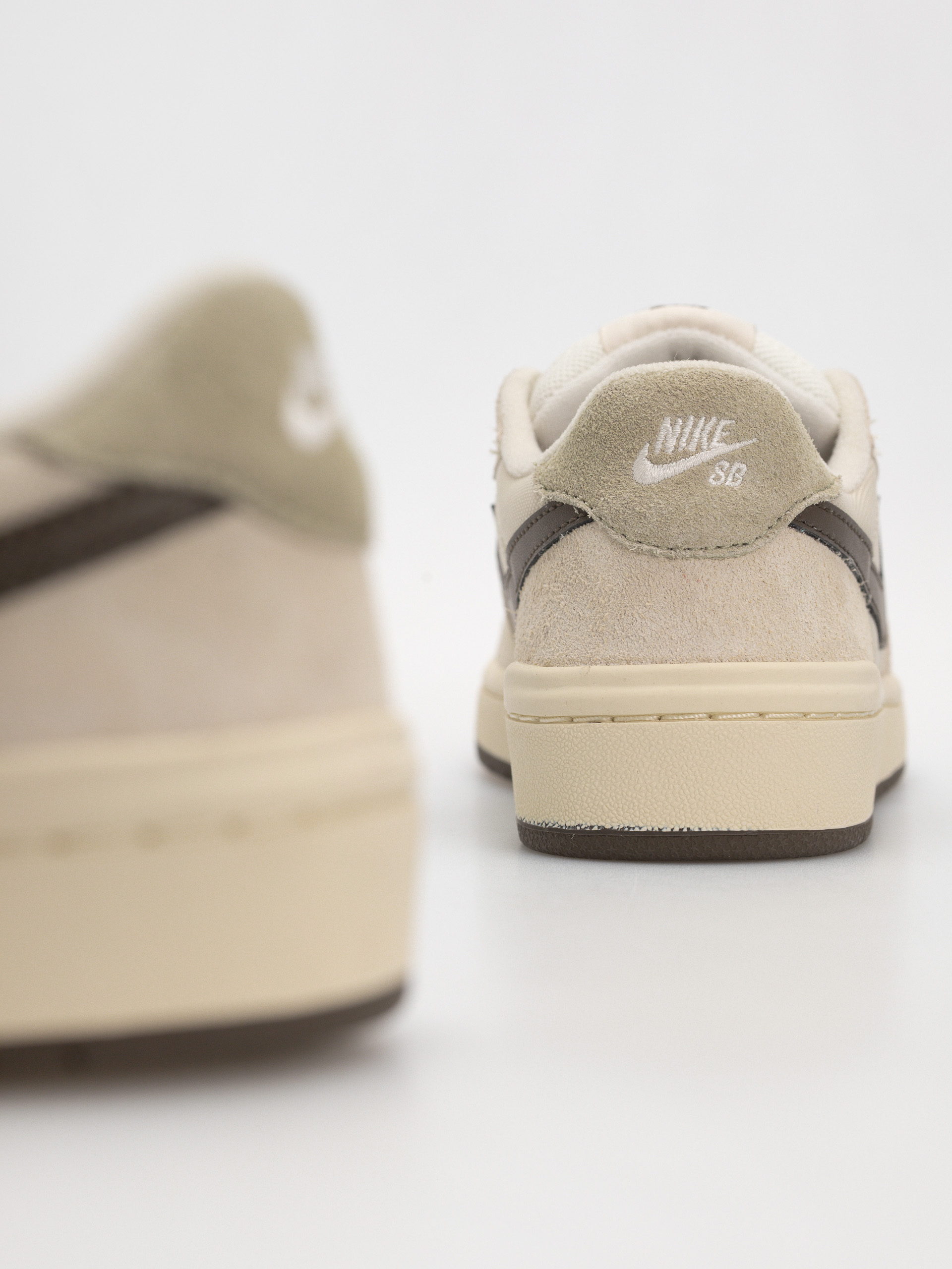 Topánky Nike SB Code 58 (pale ivory/dark hazel lt khaki muslin)