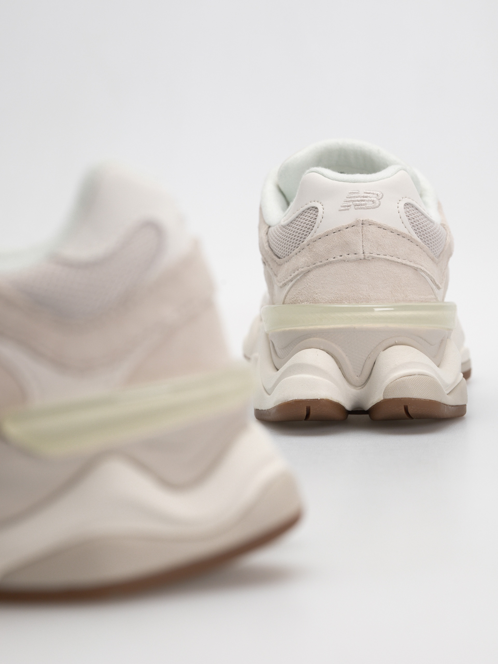 Topánky New Balance 9060 (moonbeam/sea salt/black)
