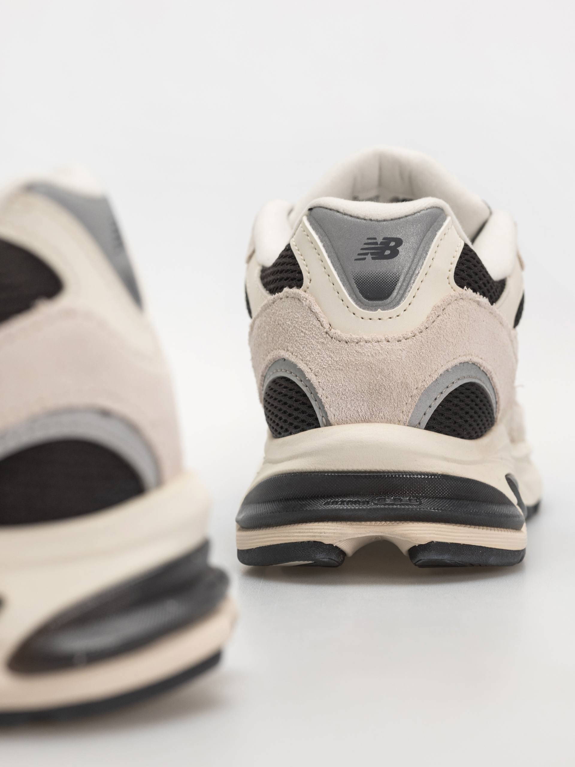 Topánky New Balance 2010 (sea salt/black cement)