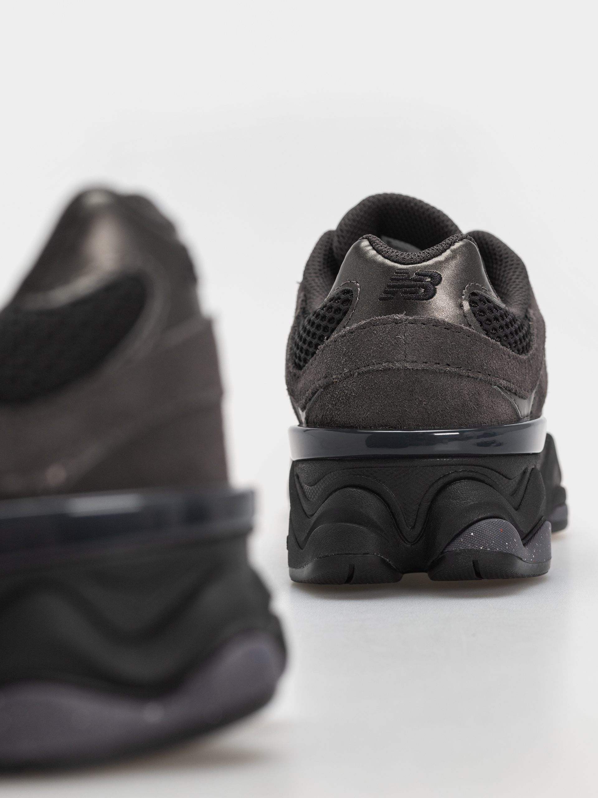 Topánky New Balance 9060 JR (black/neptune grey)