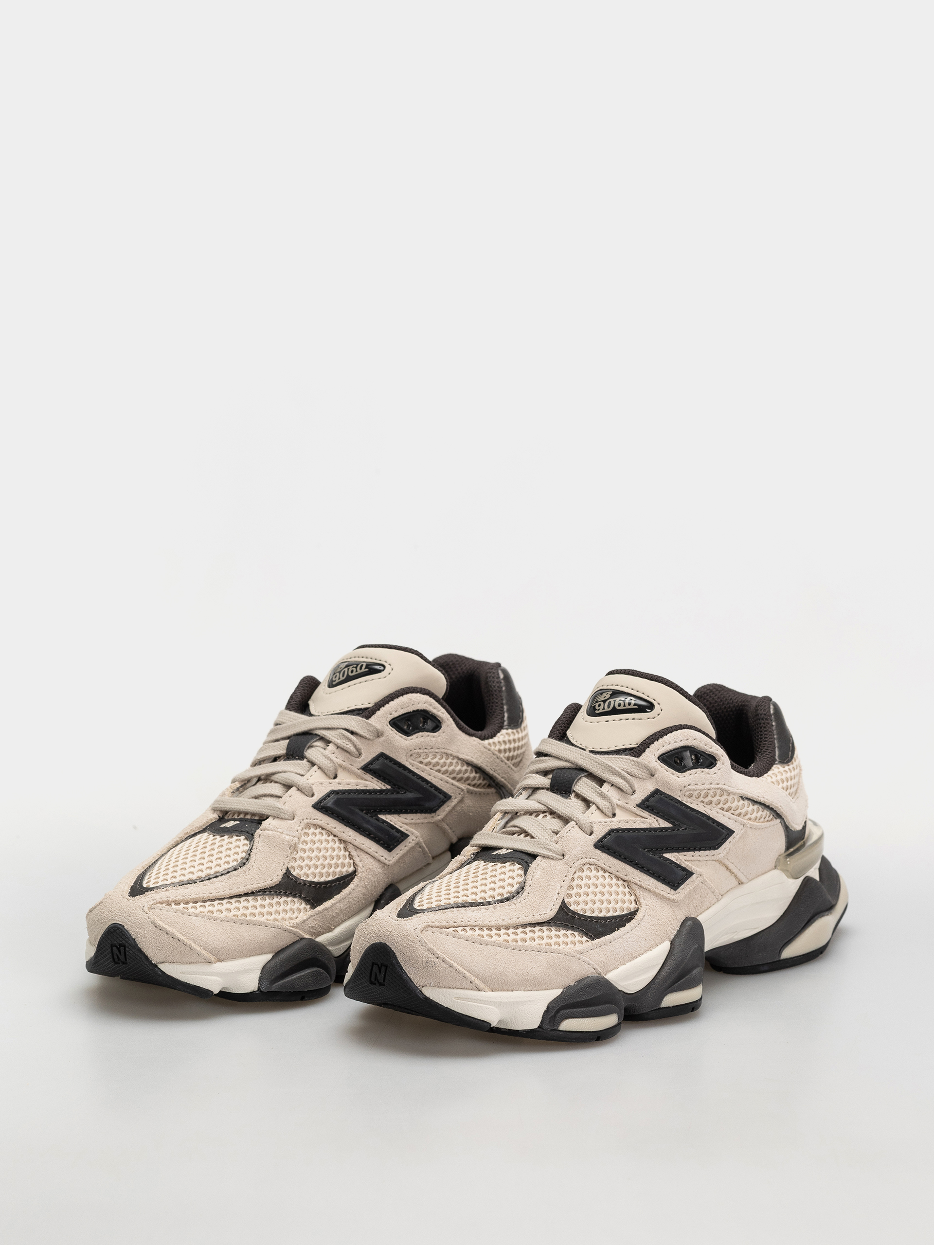 Topánky New Balance 9060 (timberwolf/black cement)