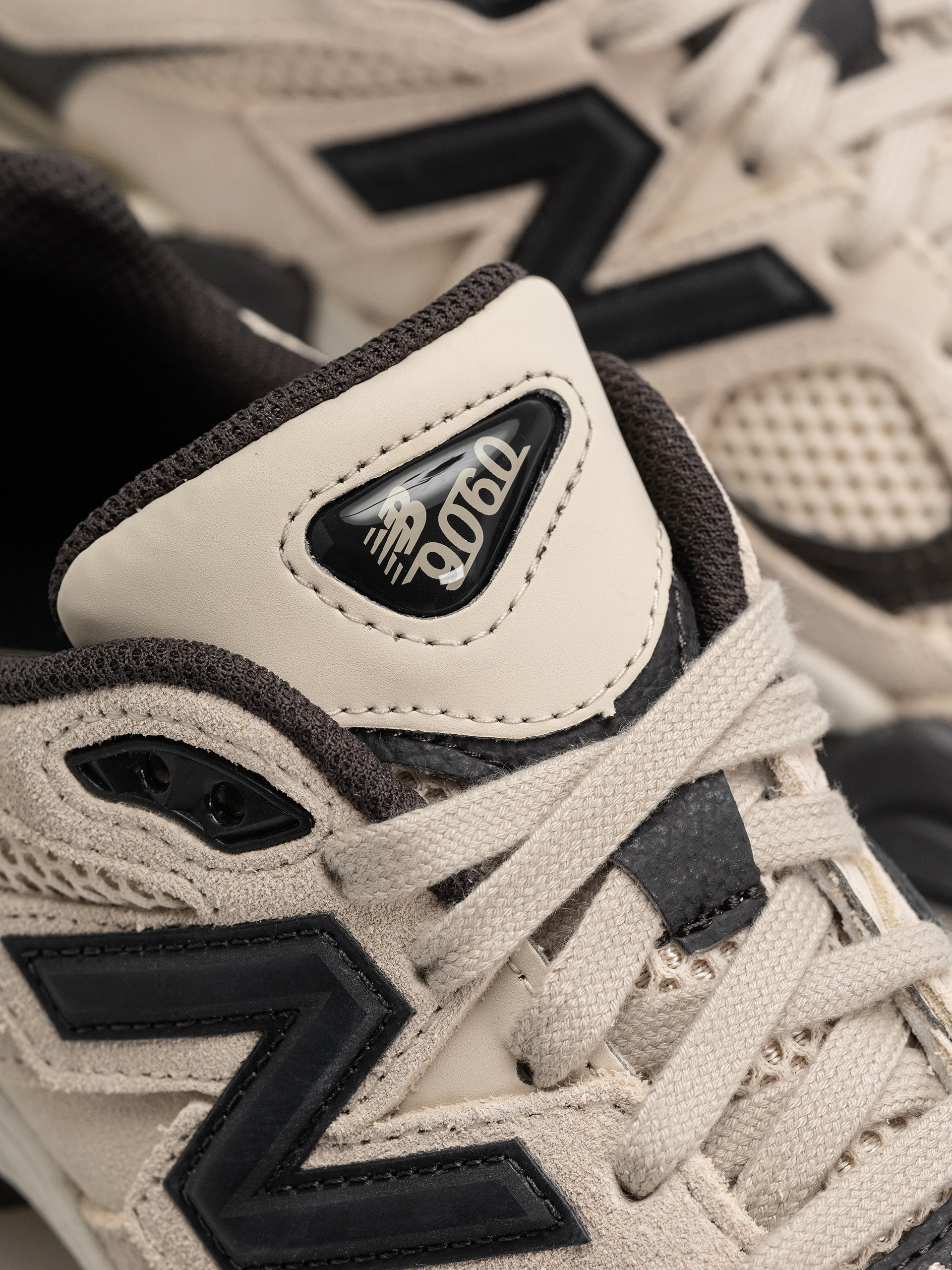 Topánky New Balance 9060 (timberwolf/black cement)