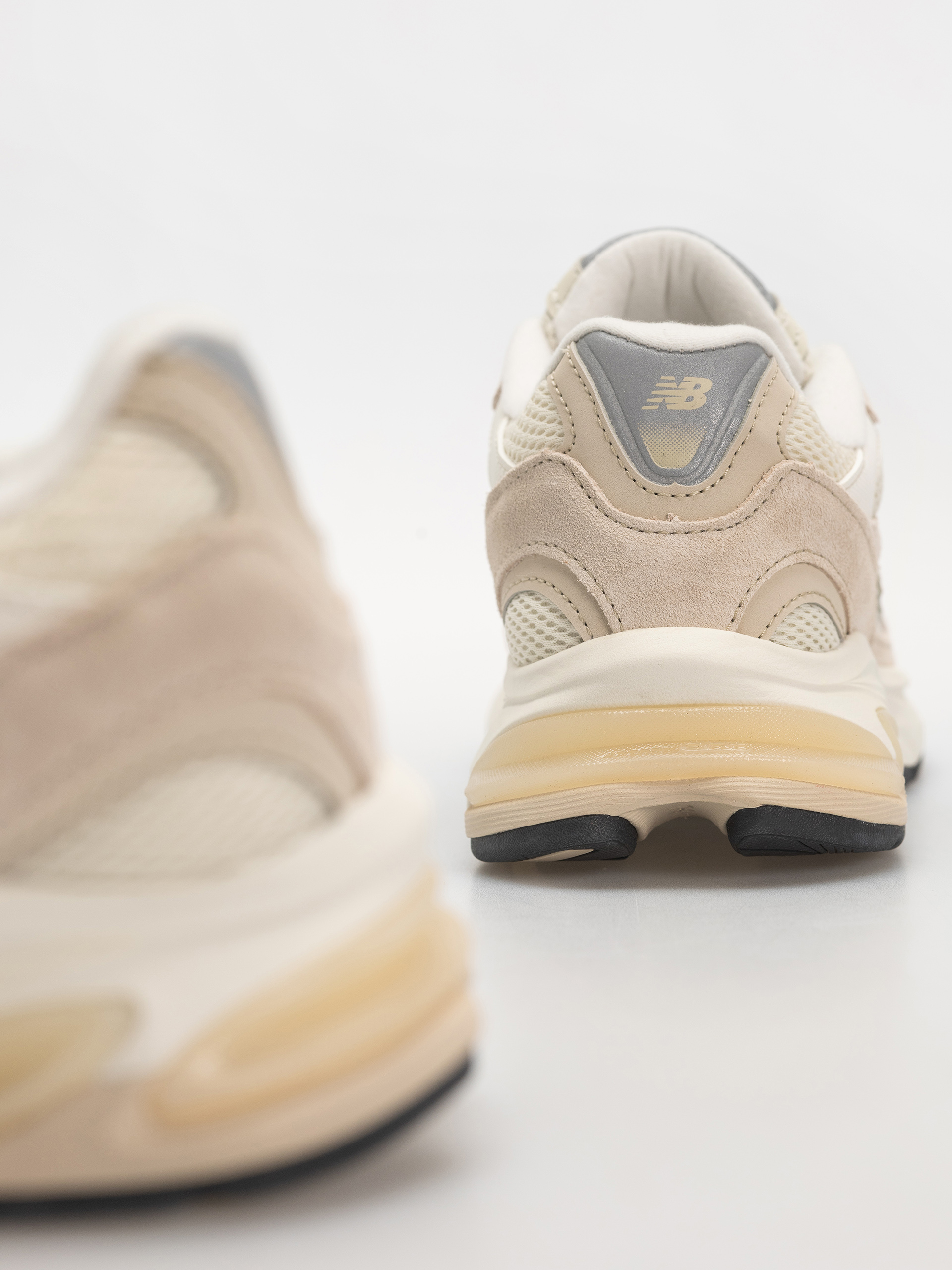 Topánky New Balance 2010 (timberwolf/turtledove)