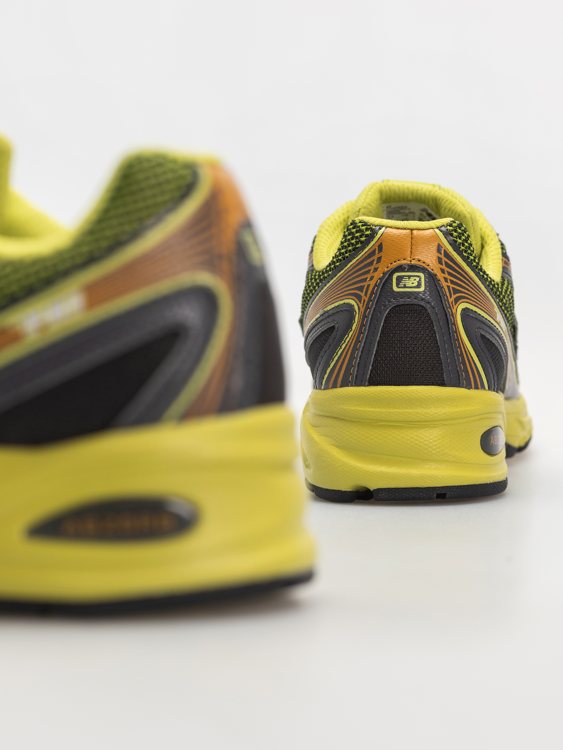 Topánky New Balance 740 (field green/black cement)
