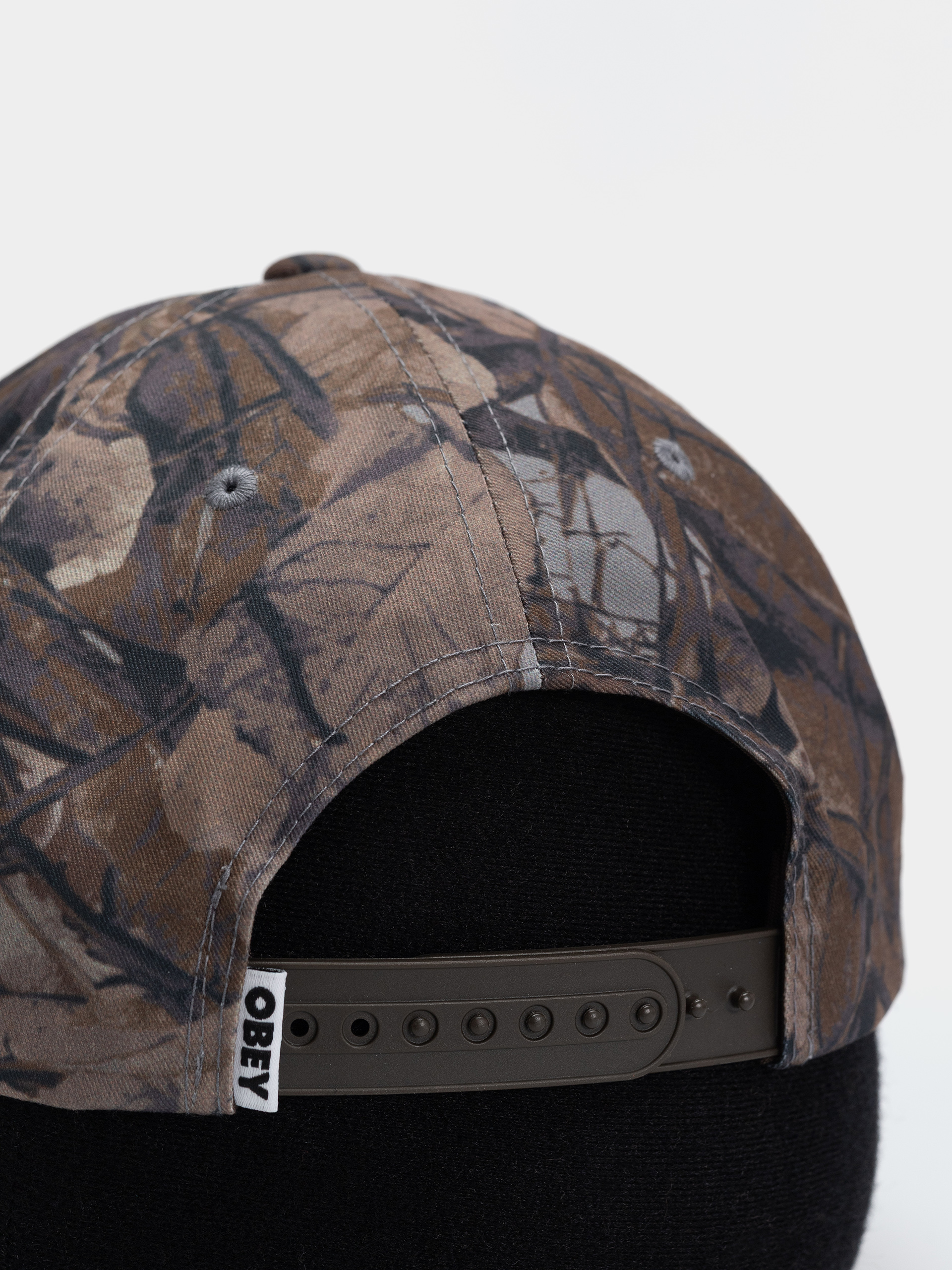 Šiltovka OBEY Delta 5 Panel (fence camo multi)