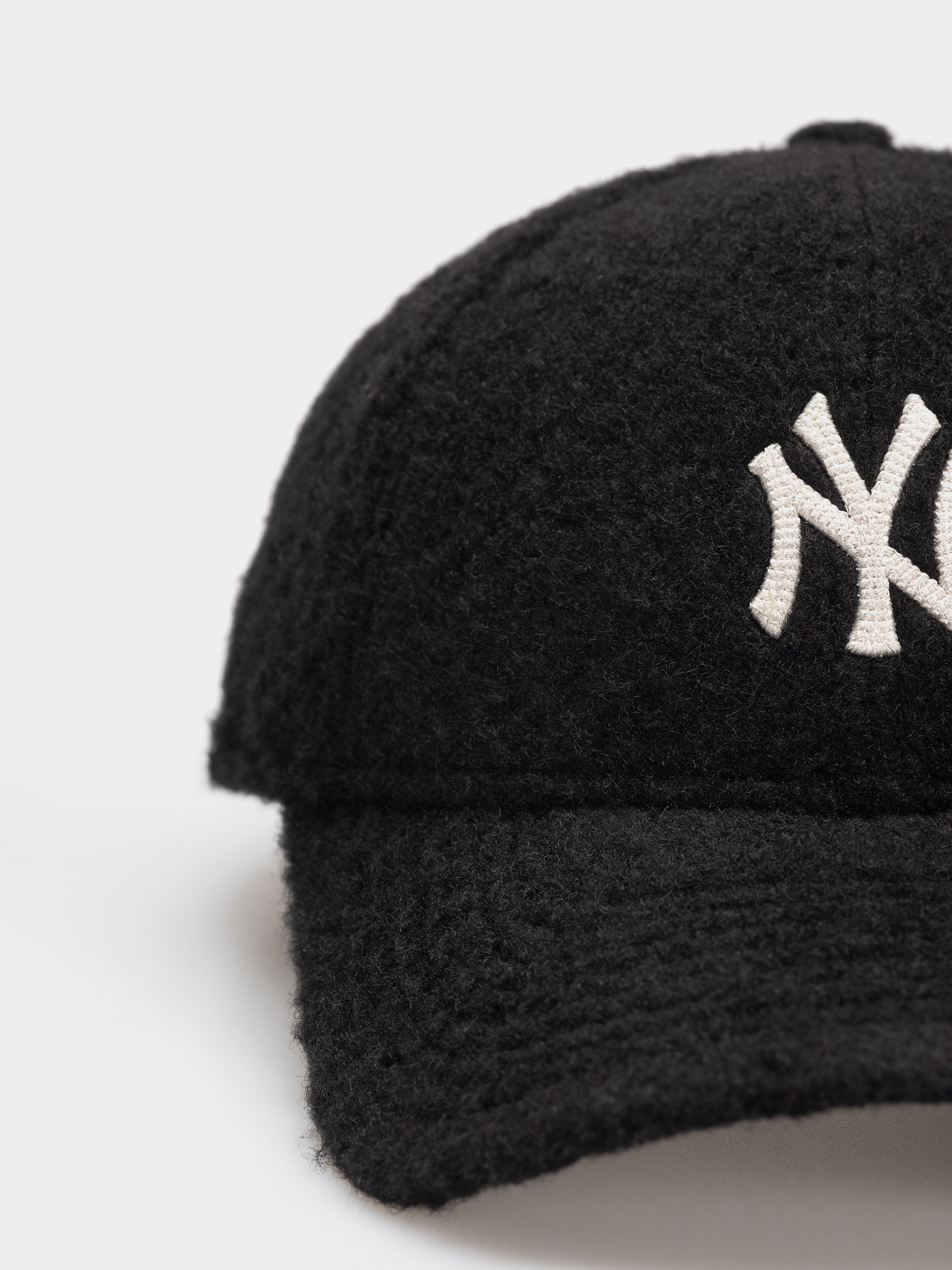 Šiltovka New Era Winter Borg 9Forty New York Yankees (black)