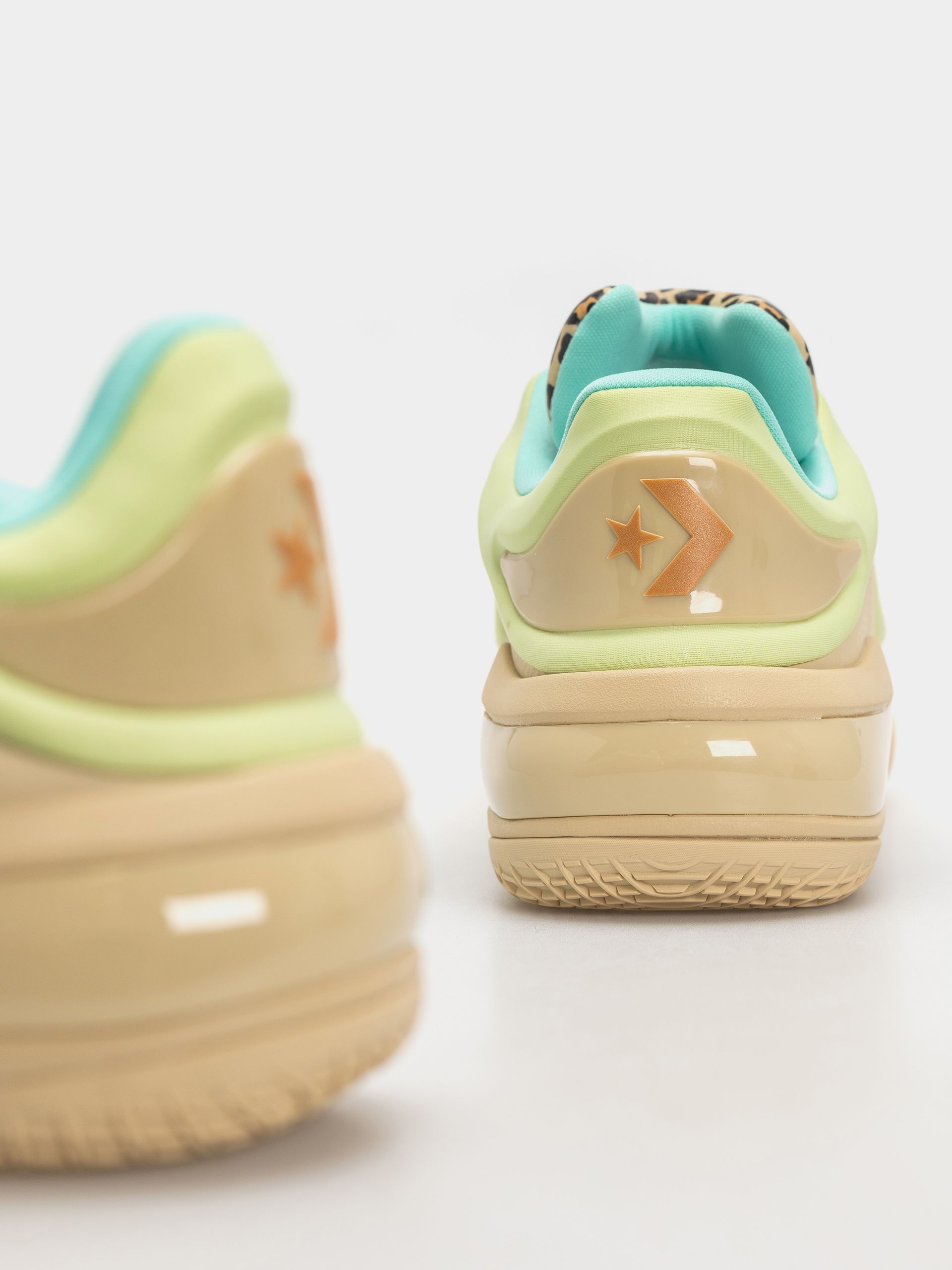 Topánky Converse Shai 001 Lace Up Ox (last straw)