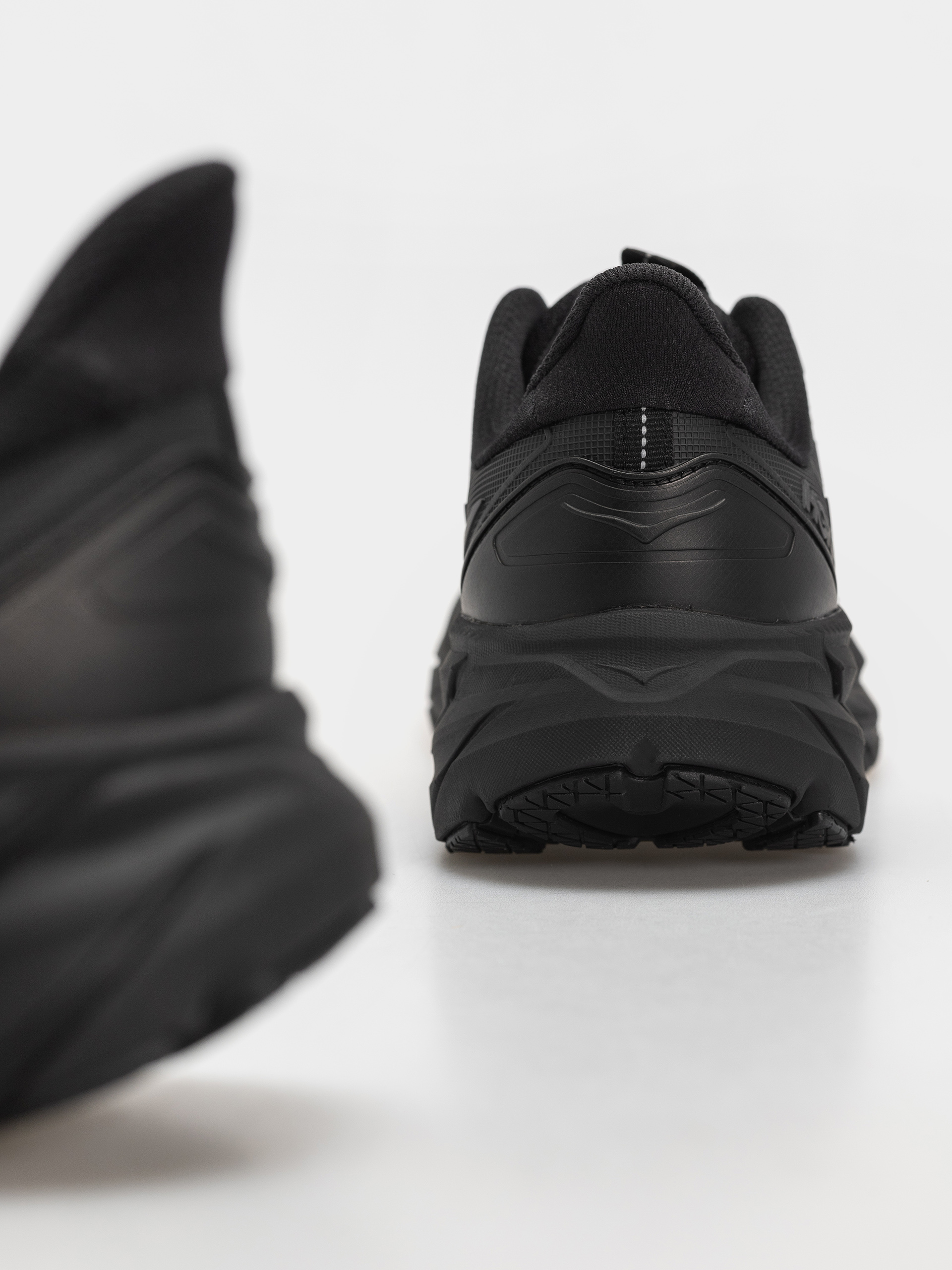 Topánky Hoka Clifton UTL (black/black)