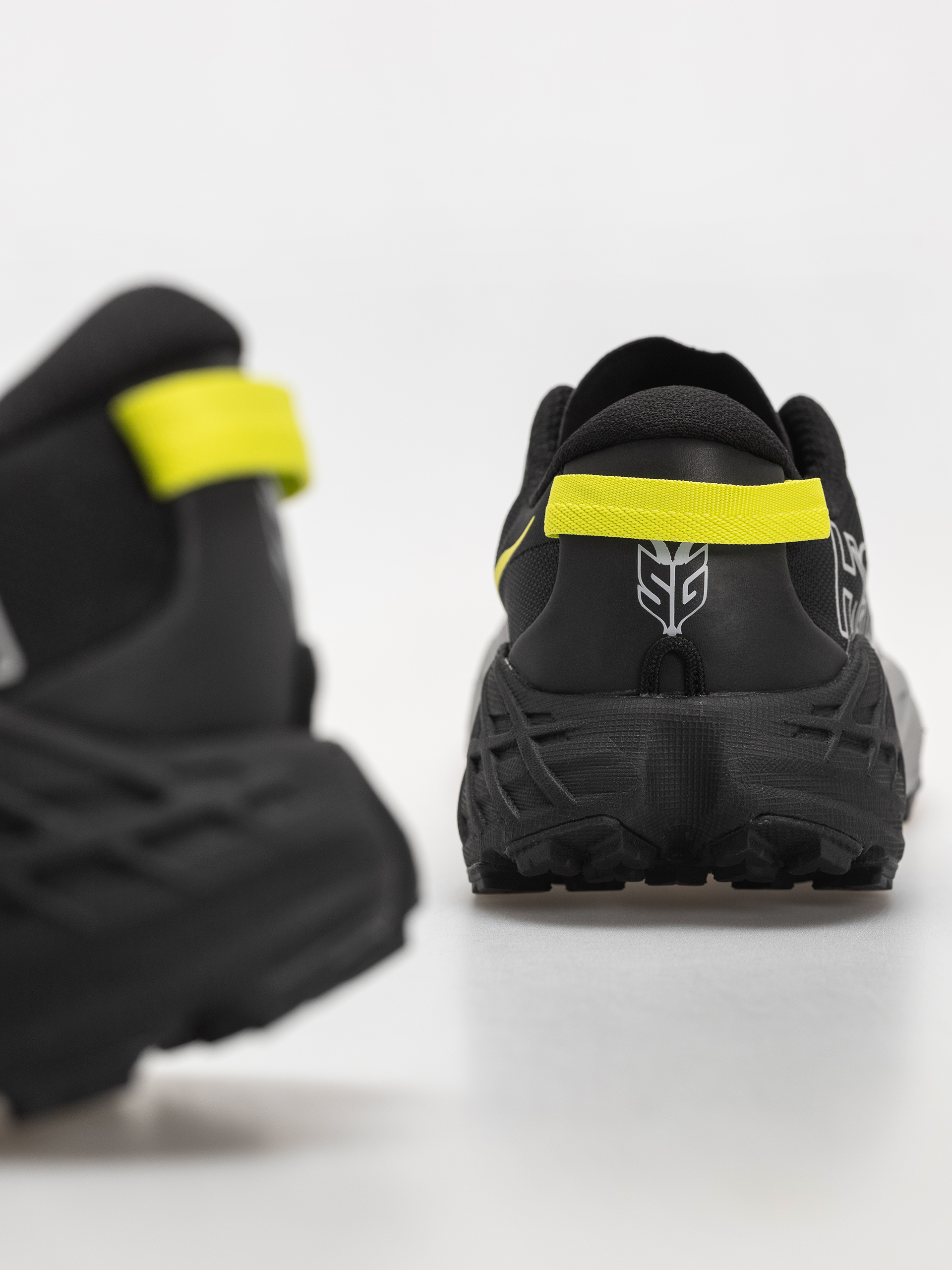 Topánky Hoka Speedgoat 7 (black/stellar grey)