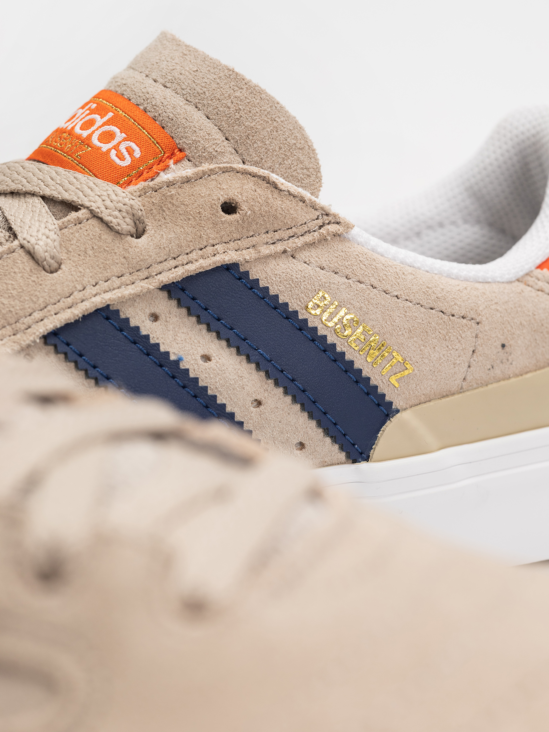 Topánky adidas Busenitz Vulc II (wonbei/dkblue/corang)