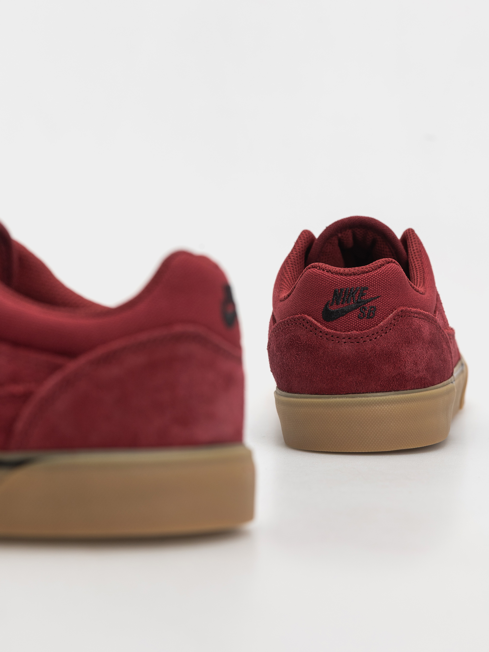 Topánky Nike SB Malor (team red/black black gum light brown)