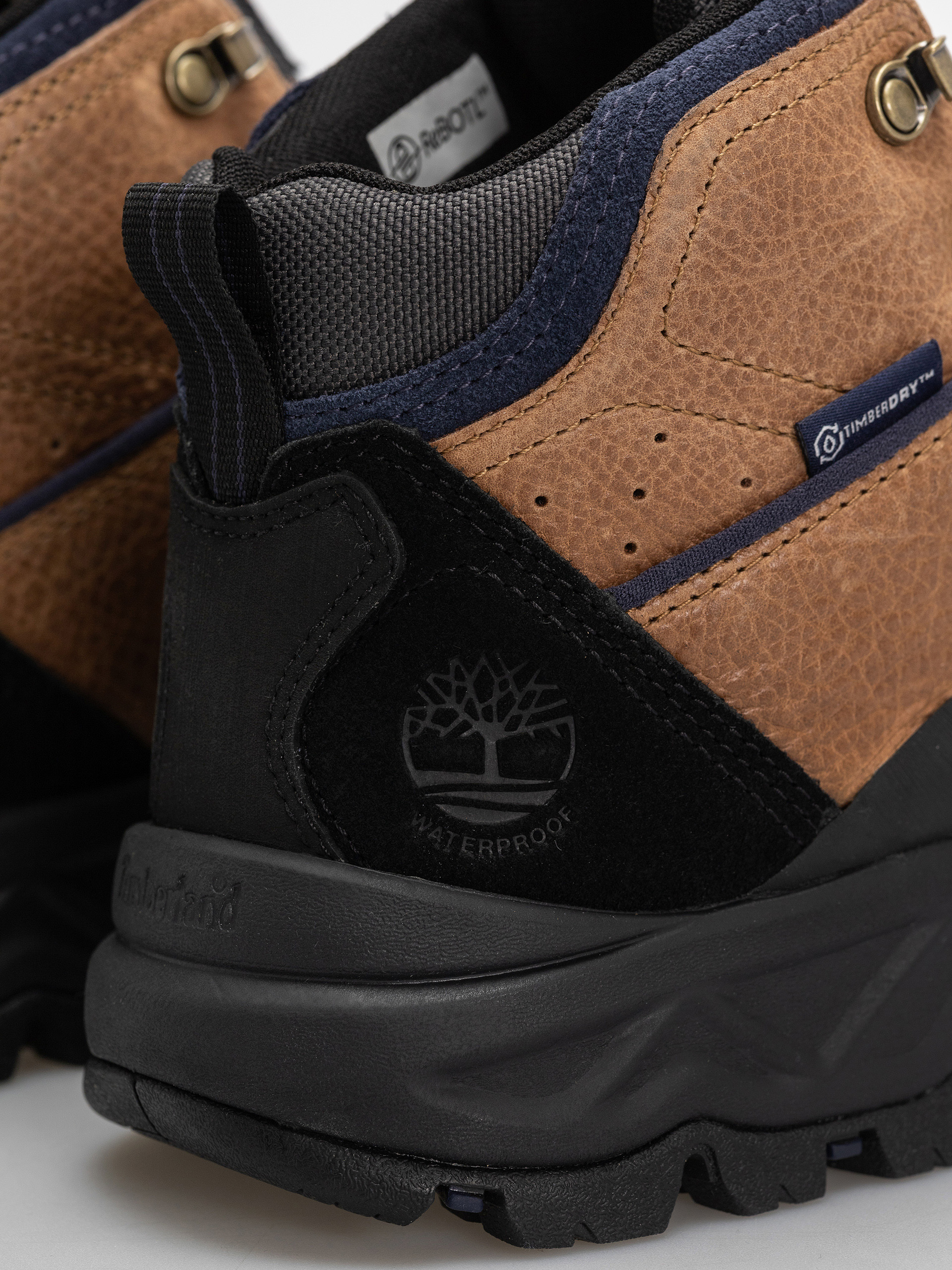 Zimné topánky Timberland Mt Maddsen 2.0 Mid Lc (medium brown suede)