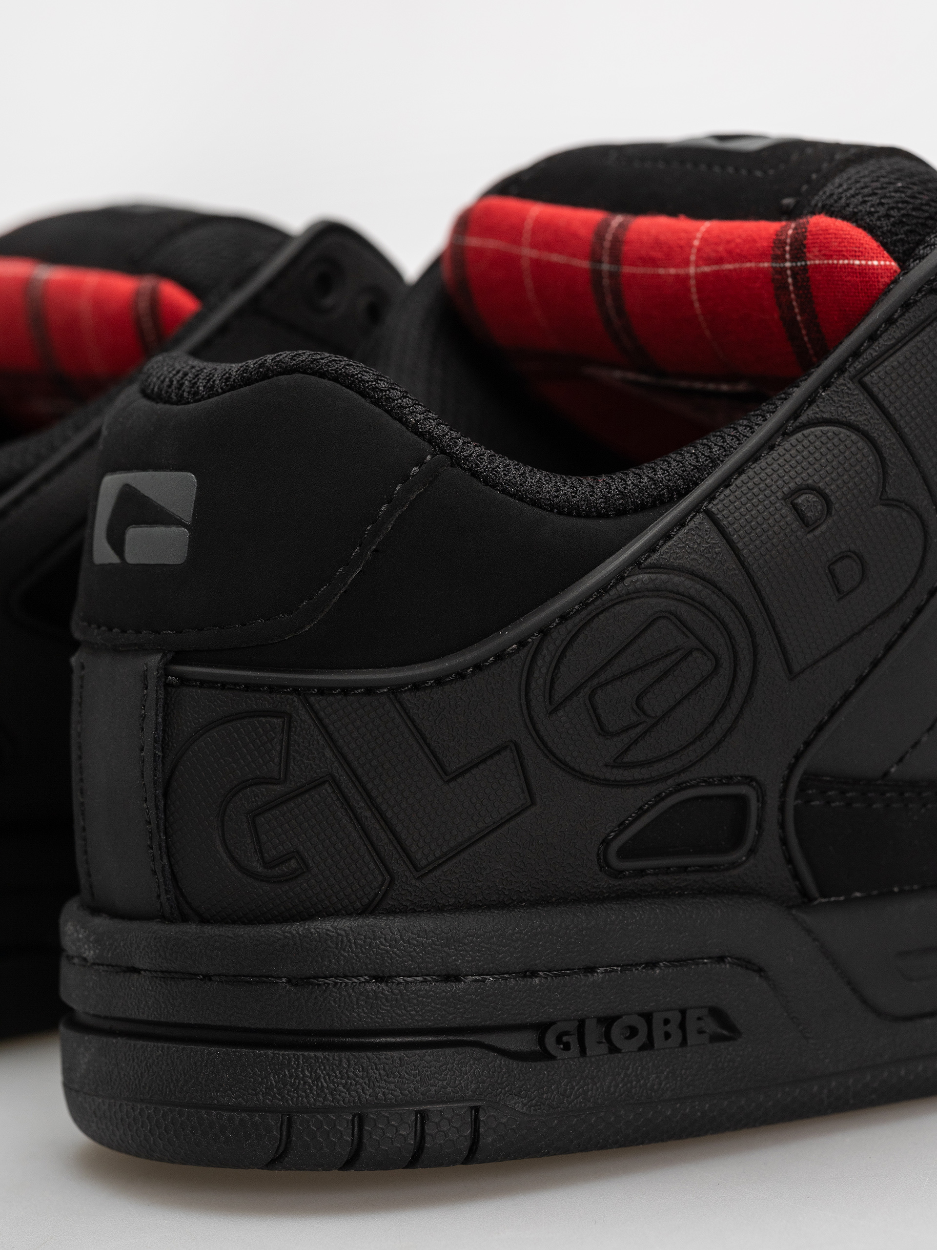Topánky Globe Tilt (black/red/tartan)
