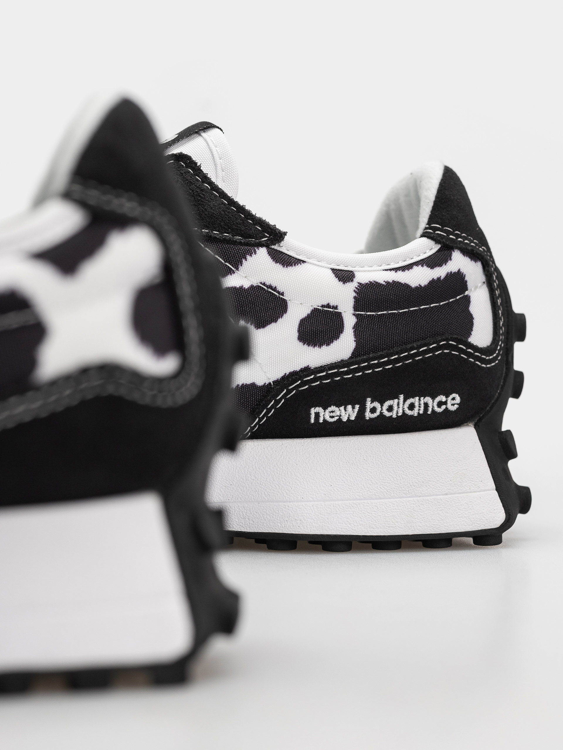Topánky New Balance 327 Wmn (breakfast tea/pumpernickel/sea salt)