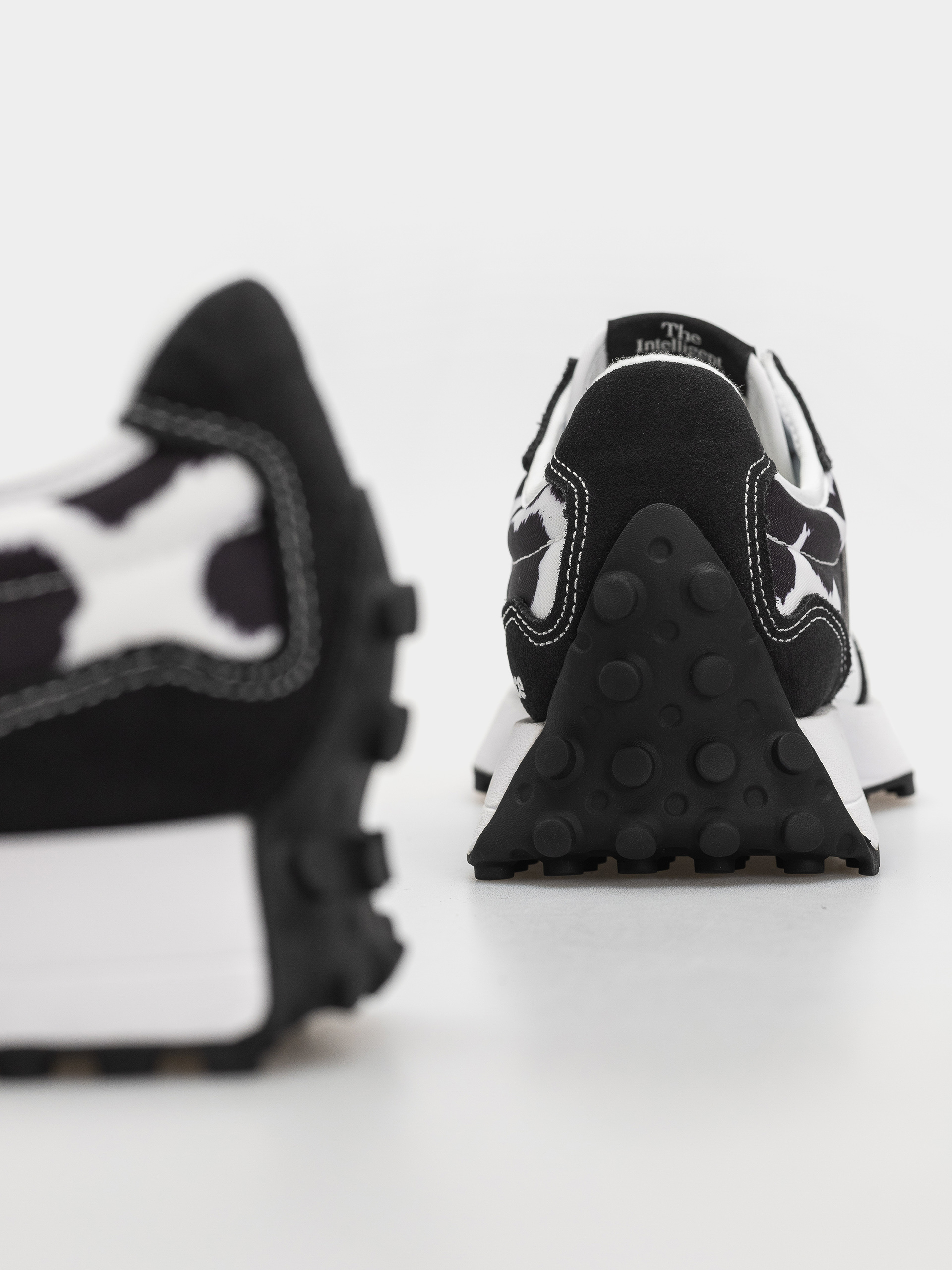 Topánky New Balance 327 Wmn (breakfast tea/pumpernickel/sea salt)