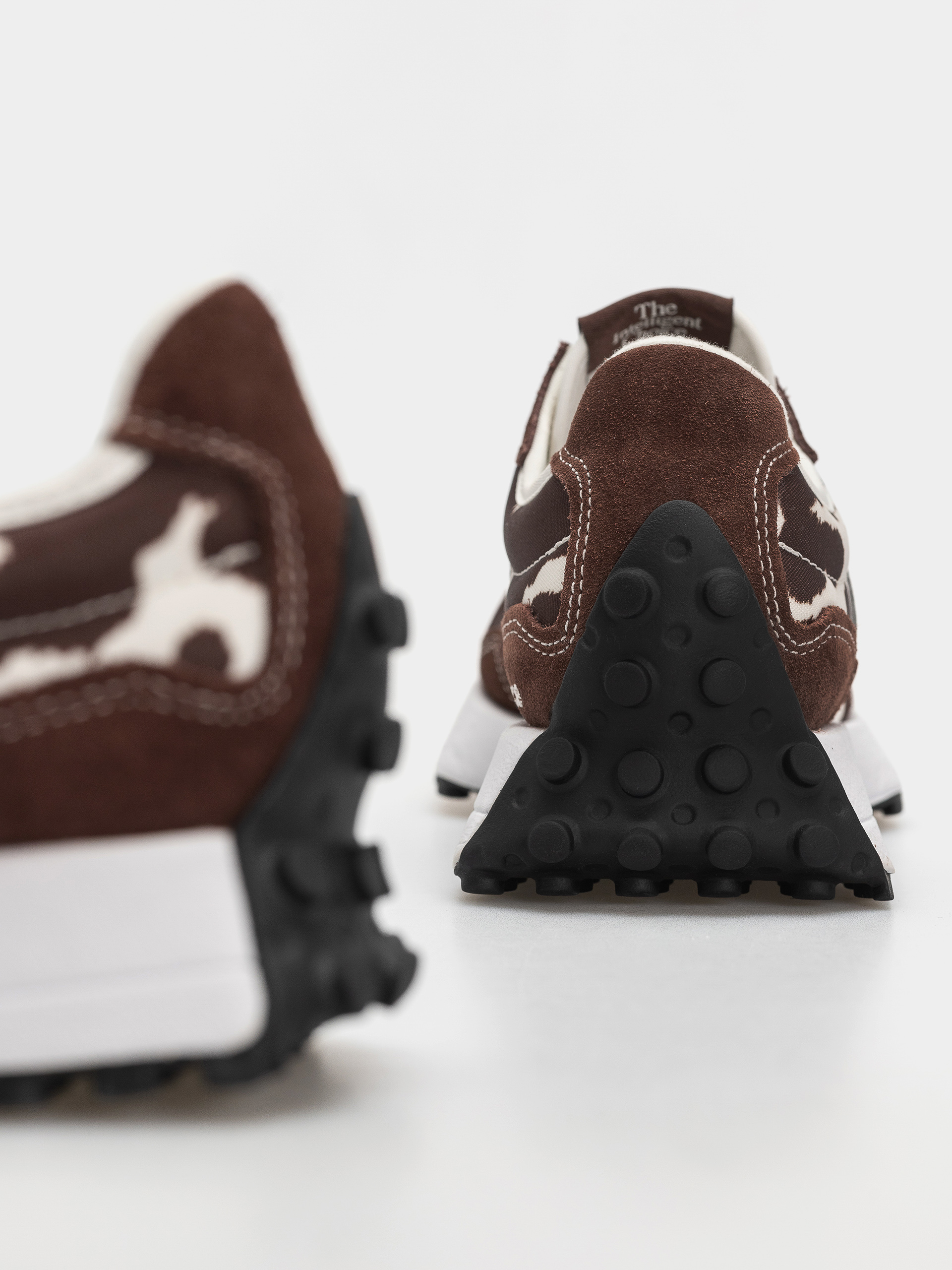 Topánky New Balance 327 Wmn (pumpernickel/sea salt)
