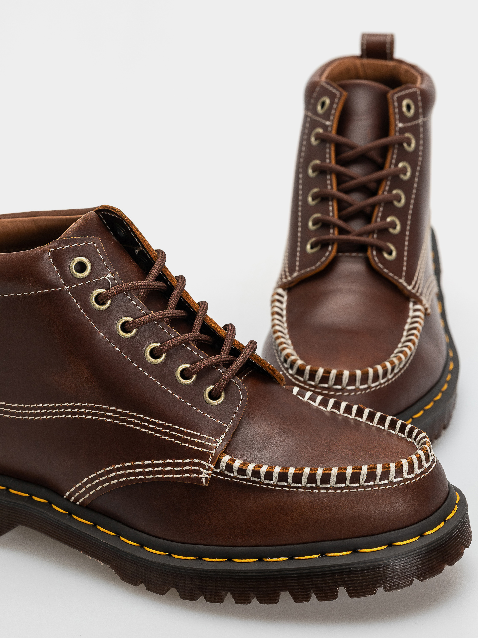 Topánky Dr. Martens Lowell Chukka (butterscotch)