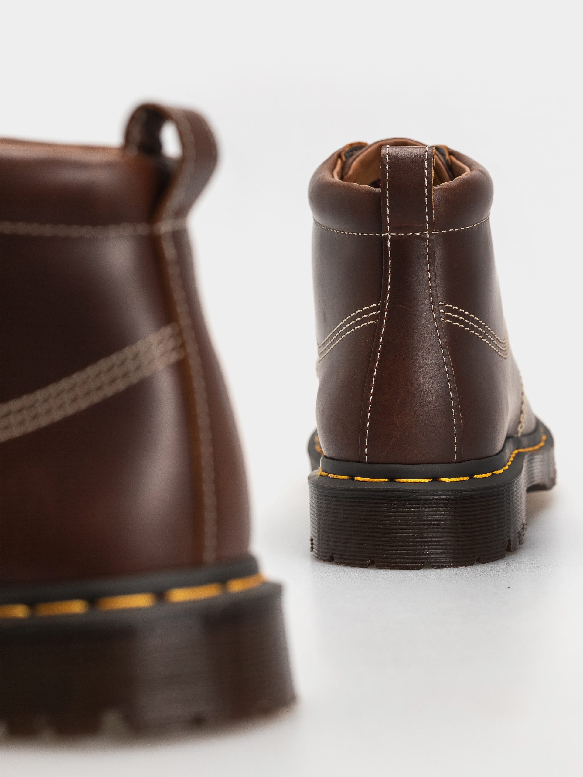 Topánky Dr. Martens Lowell Chukka (butterscotch)