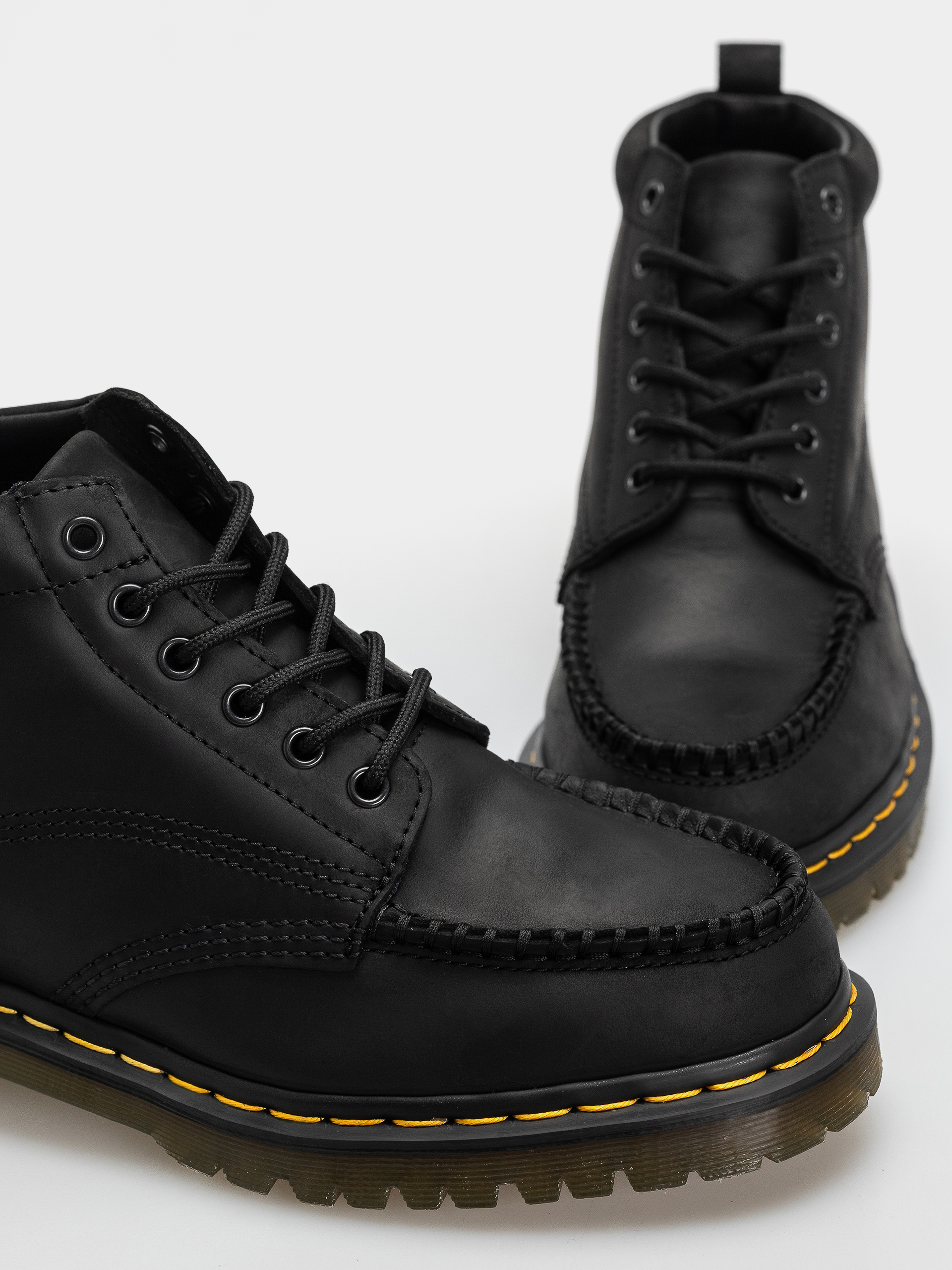 Topánky Dr. Martens Lowell Chukka (black)