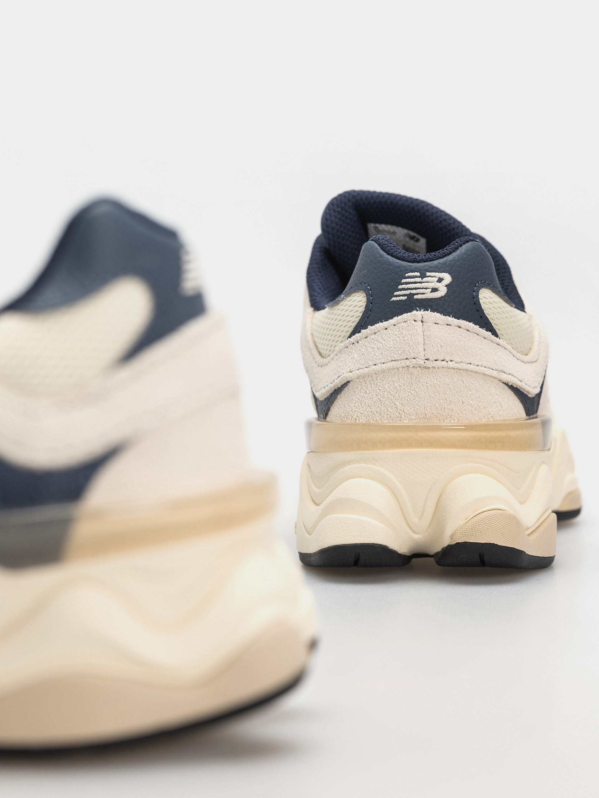 Topánky New Balance 9060 JR (nb navy/linen)