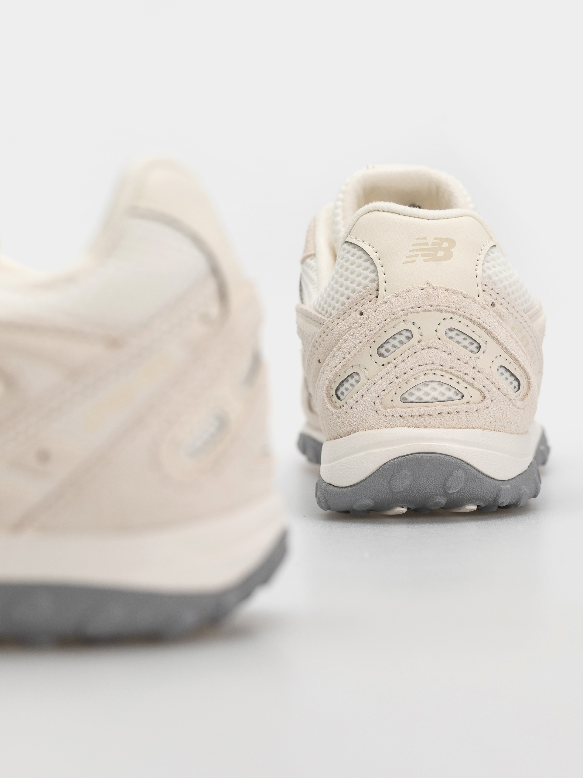 Topánky New Balance 204L (angora/linen)