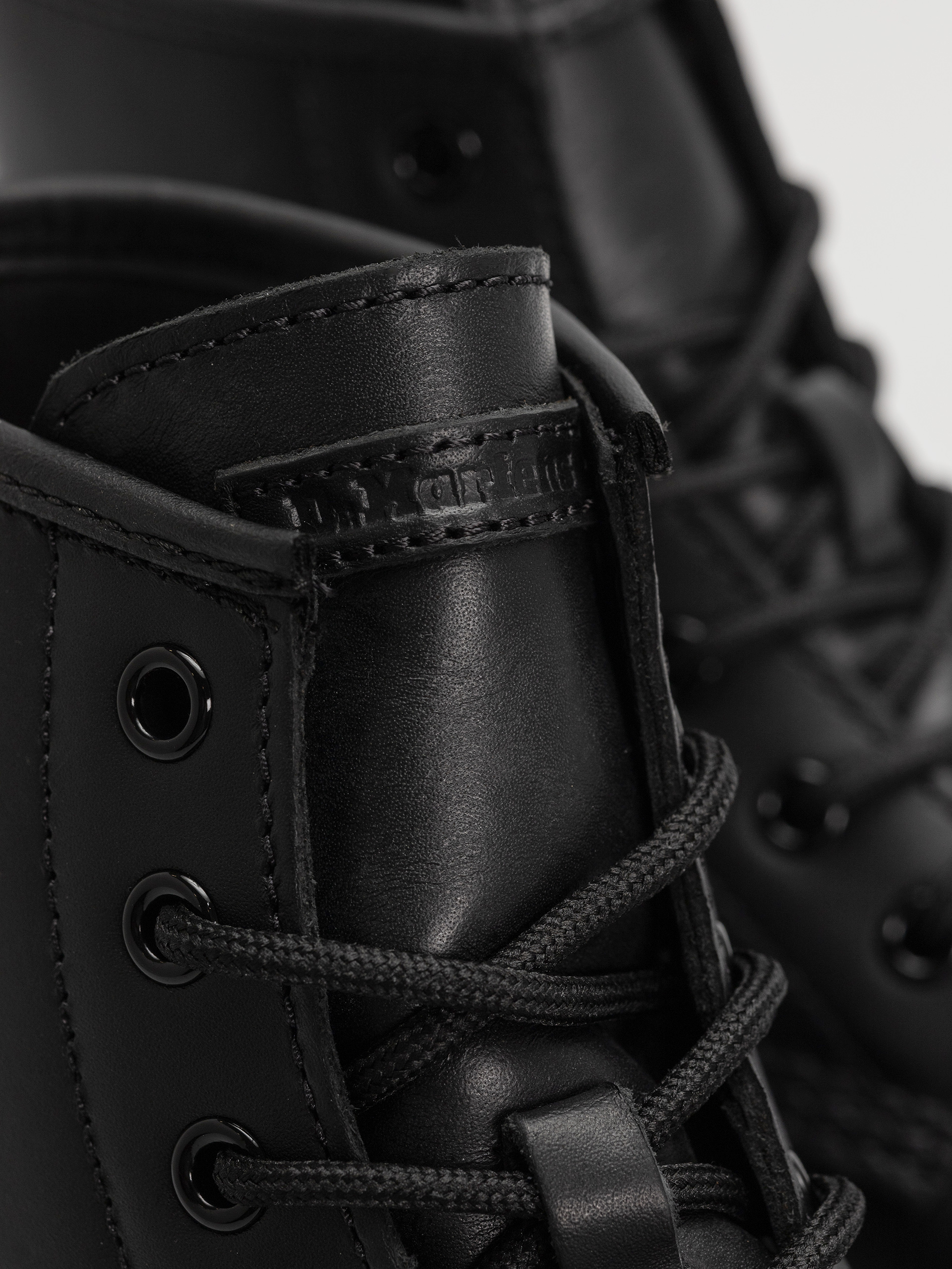 Topánky Dr. Martens Brookline Chukka (black)