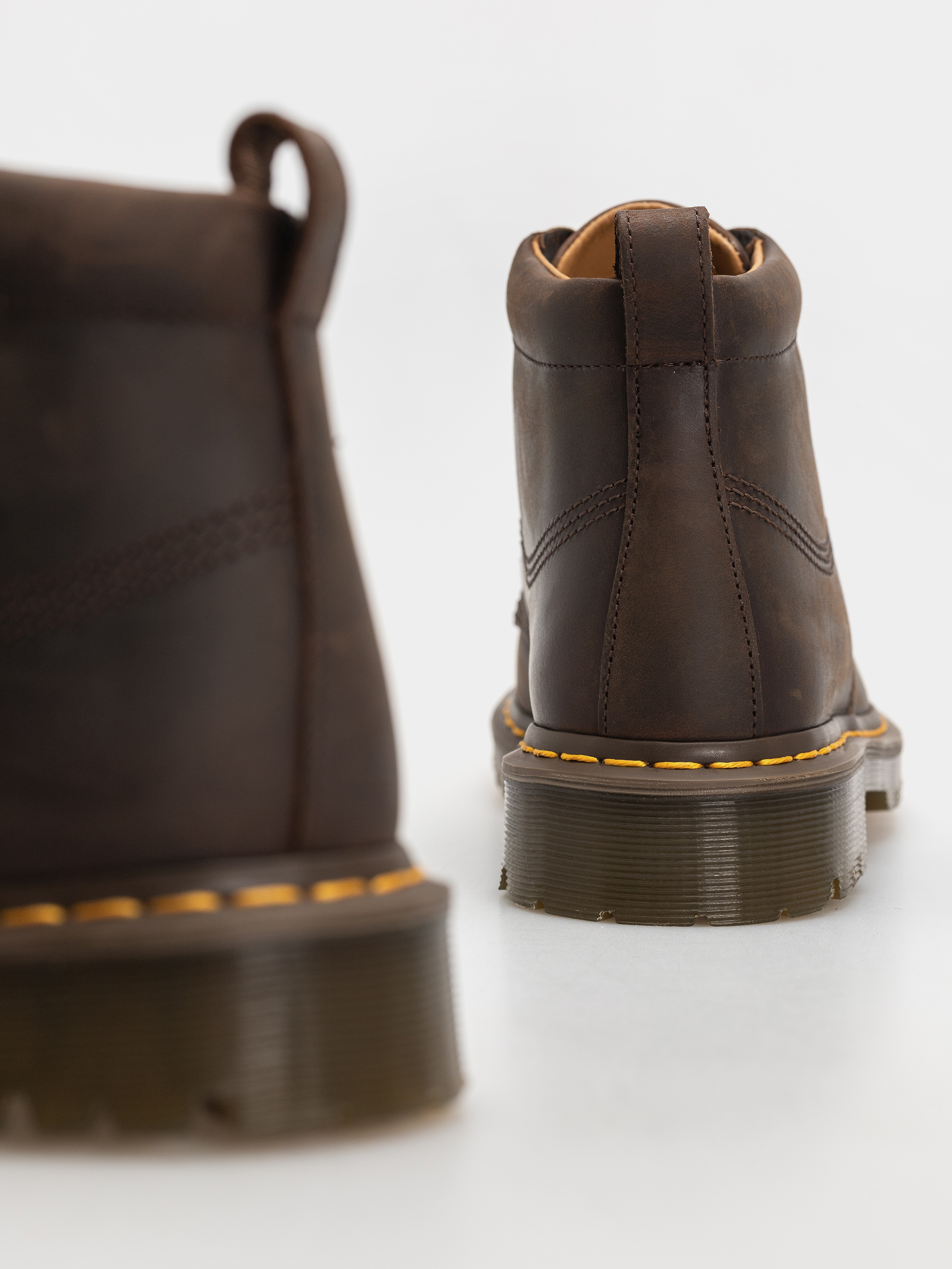 Topánky Dr. Martens Lowell Chukka (dark brown)
