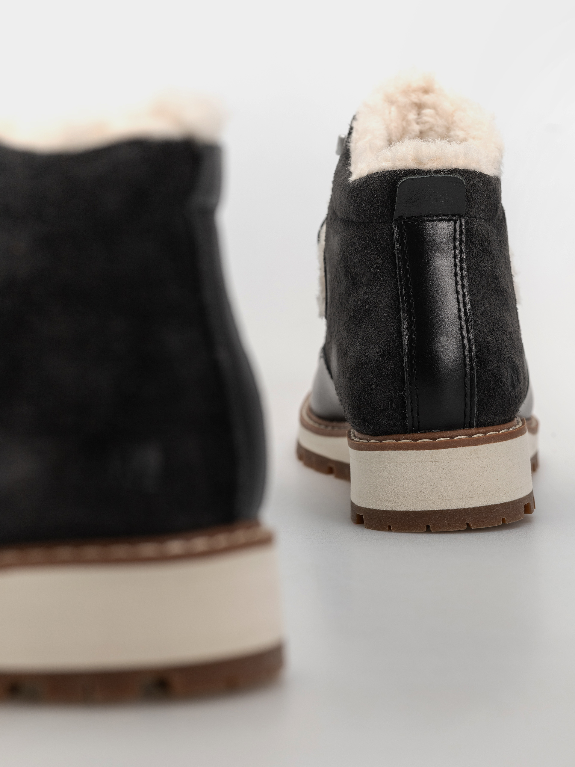 Topánky Merrell Sugarloaf Mid Wmn (black)