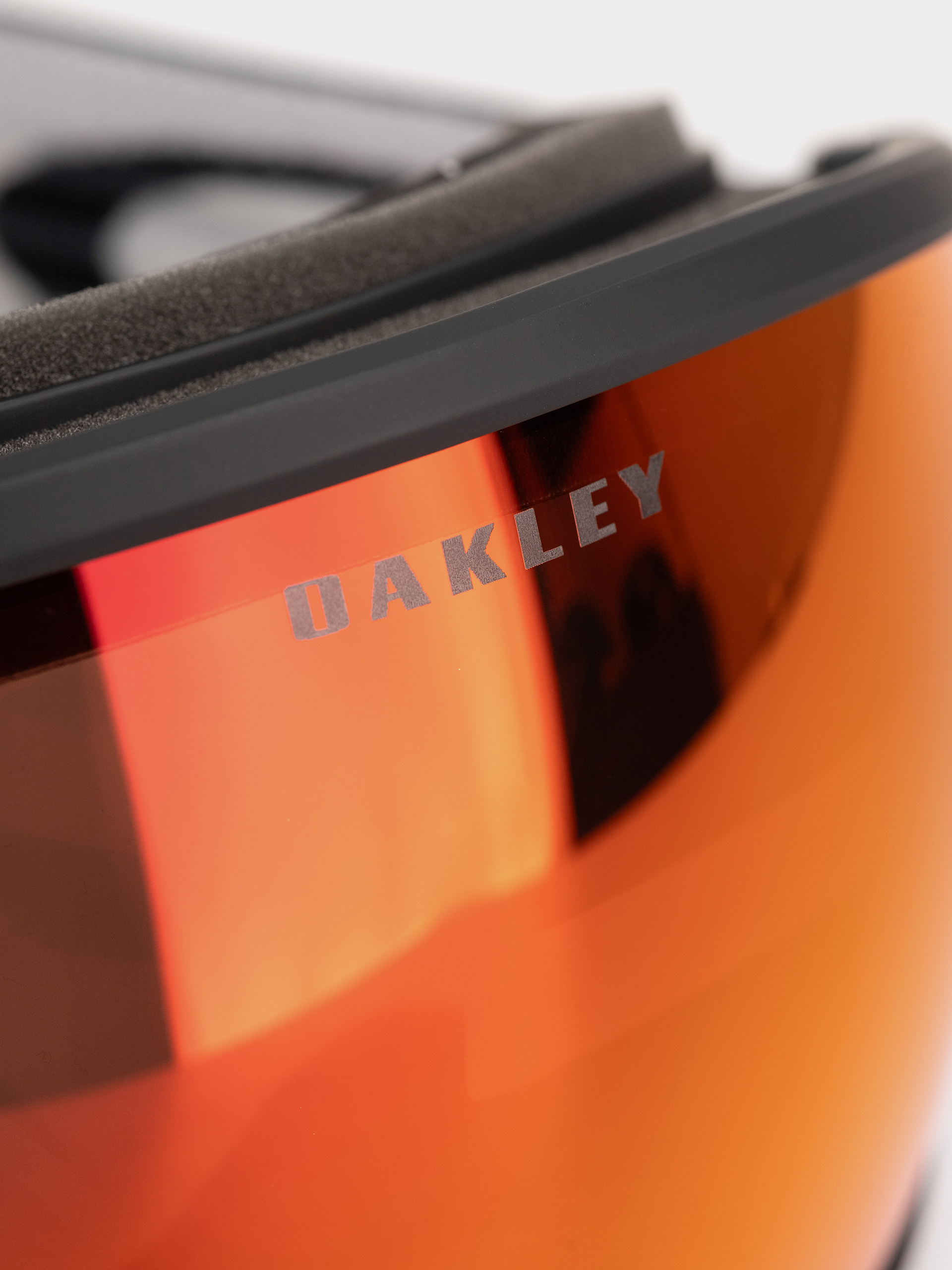 Snowboardové okuliare Oakley Flight Tracker M (matte black/prizm snow torch iridium)