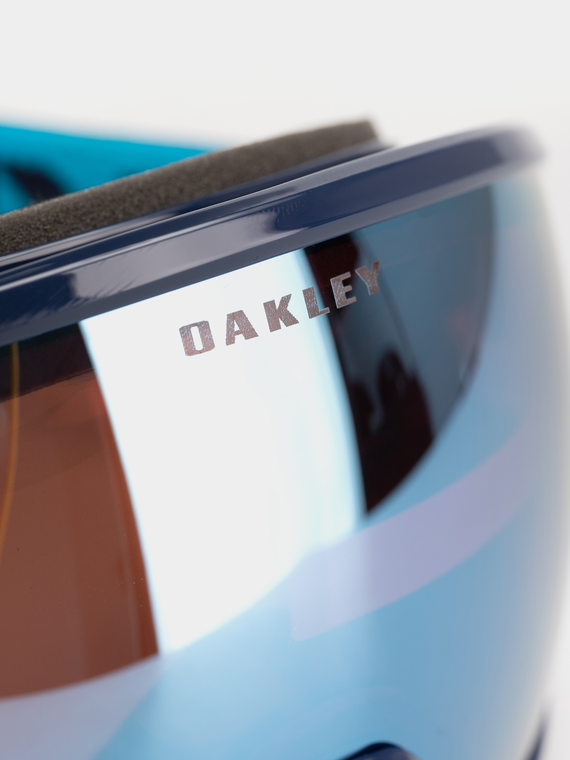 Snowboardové okuliare Oakley Flight Tracker M (abyss/prizm snow sappire iridium)