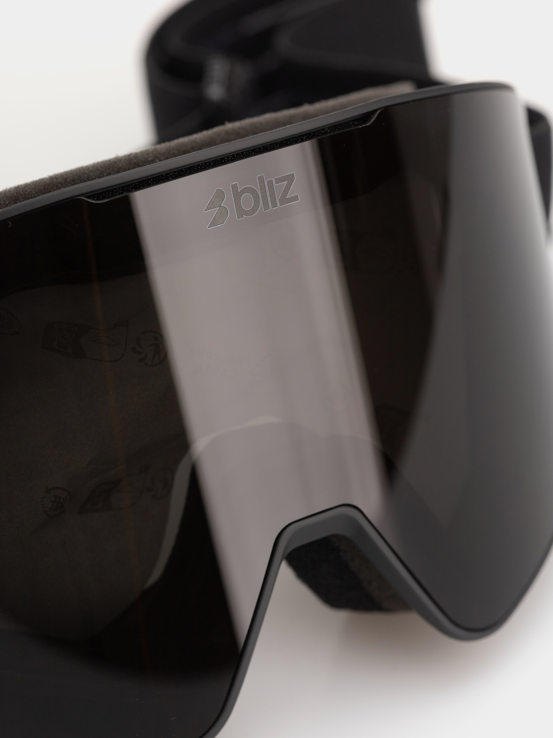 Snowboardové okuliare Bliz G001S (matte black/smoke)