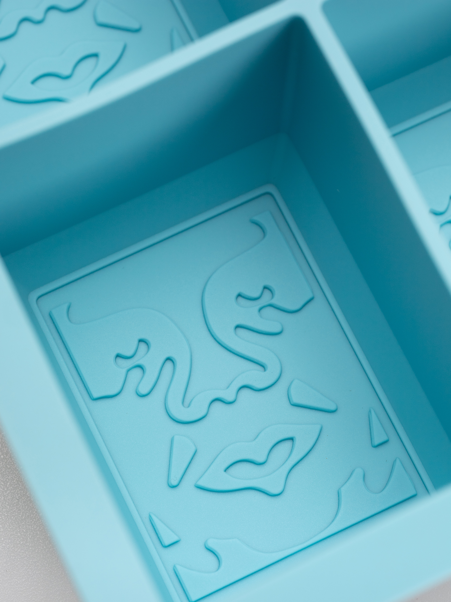 Forma na ľad OBEY Icon Ice Tray (aqua blue)
