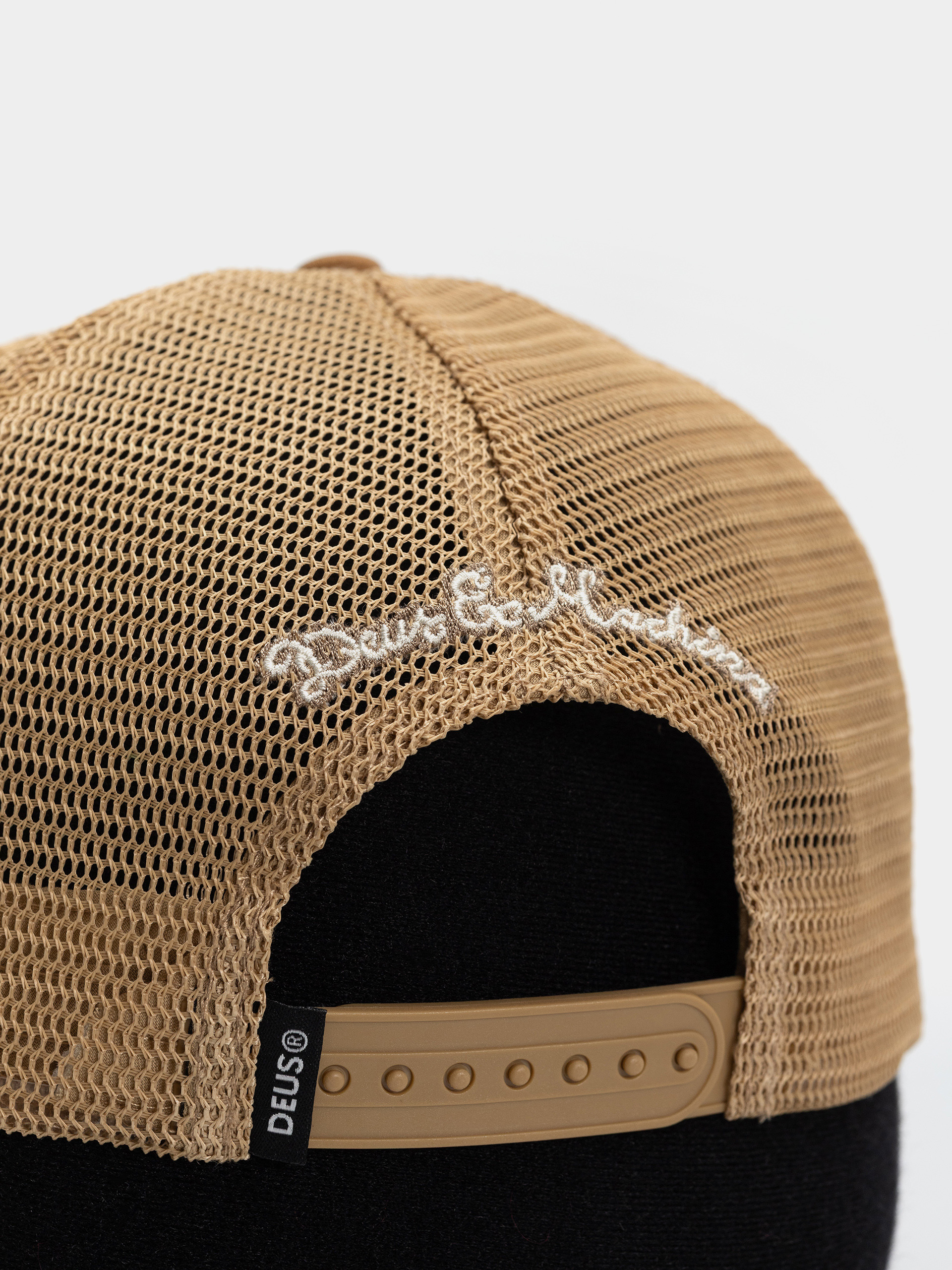 Šiltovka Deus Ex Machina Josel Trucker (camel brown)