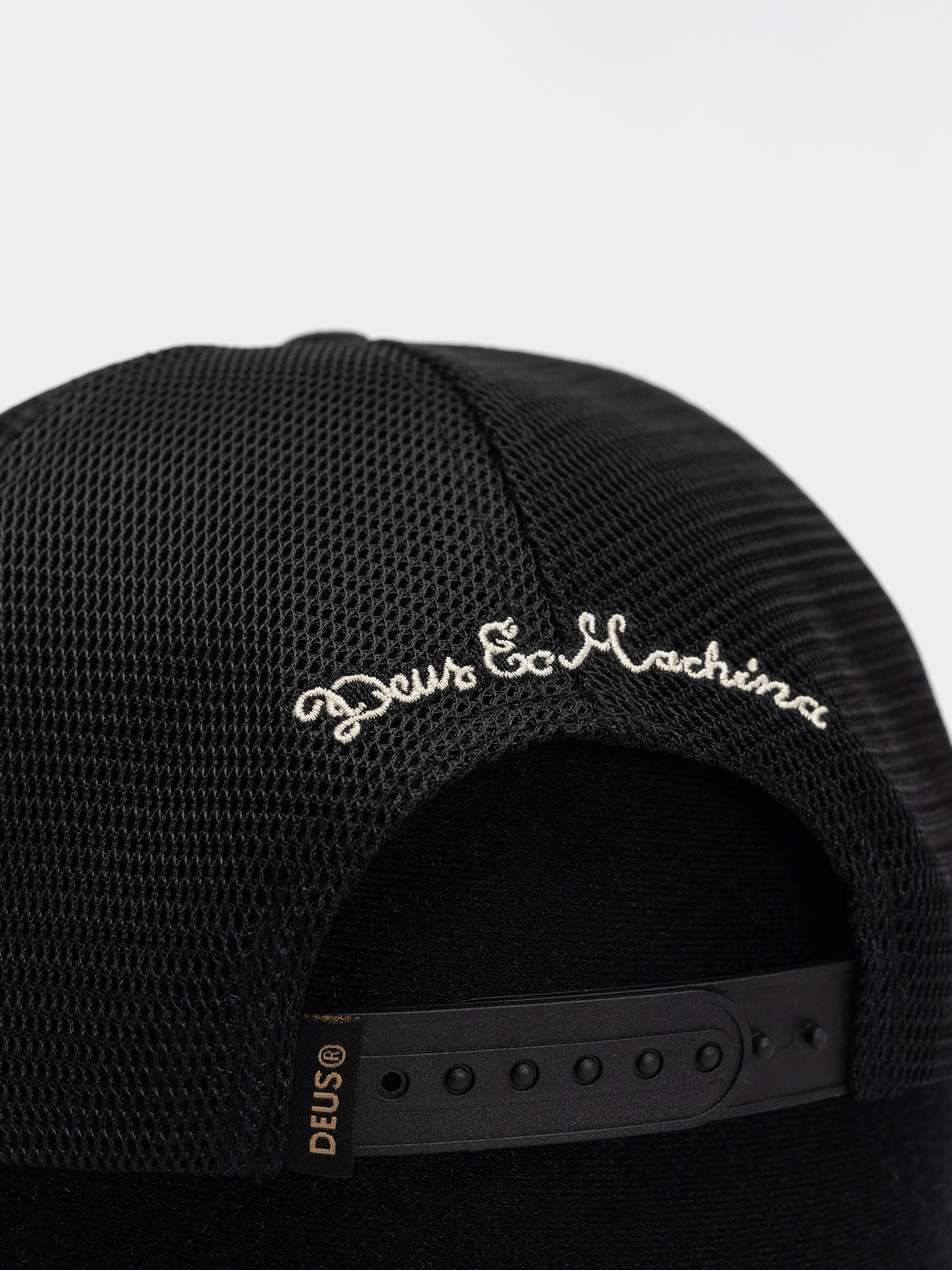 Šiltovka Deus Ex Machina Mudflap Trucker (black)