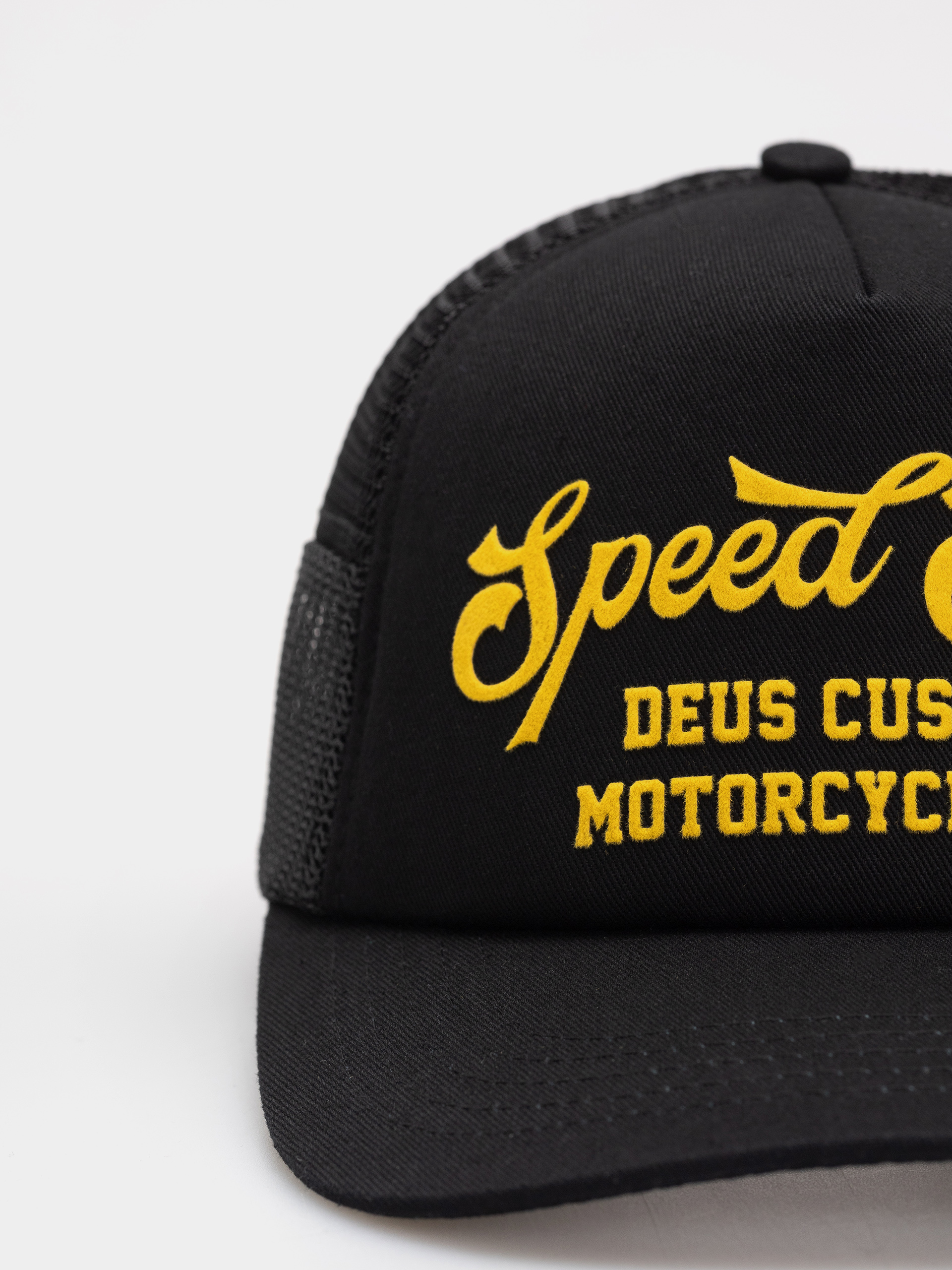 Šiltovka Deus Ex Machina Welcome Trucker (black)