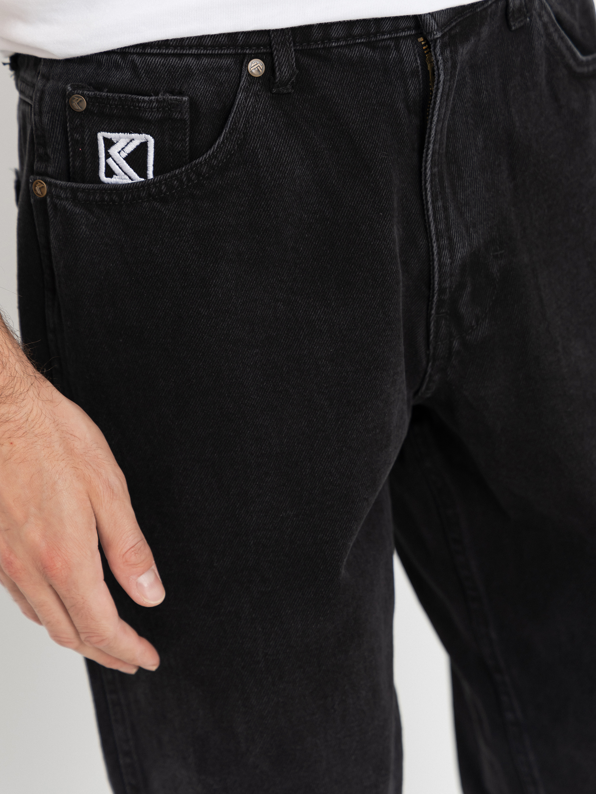 Nohavice Karl Kani Small Signature Tapered Five Pocket Denim (black)