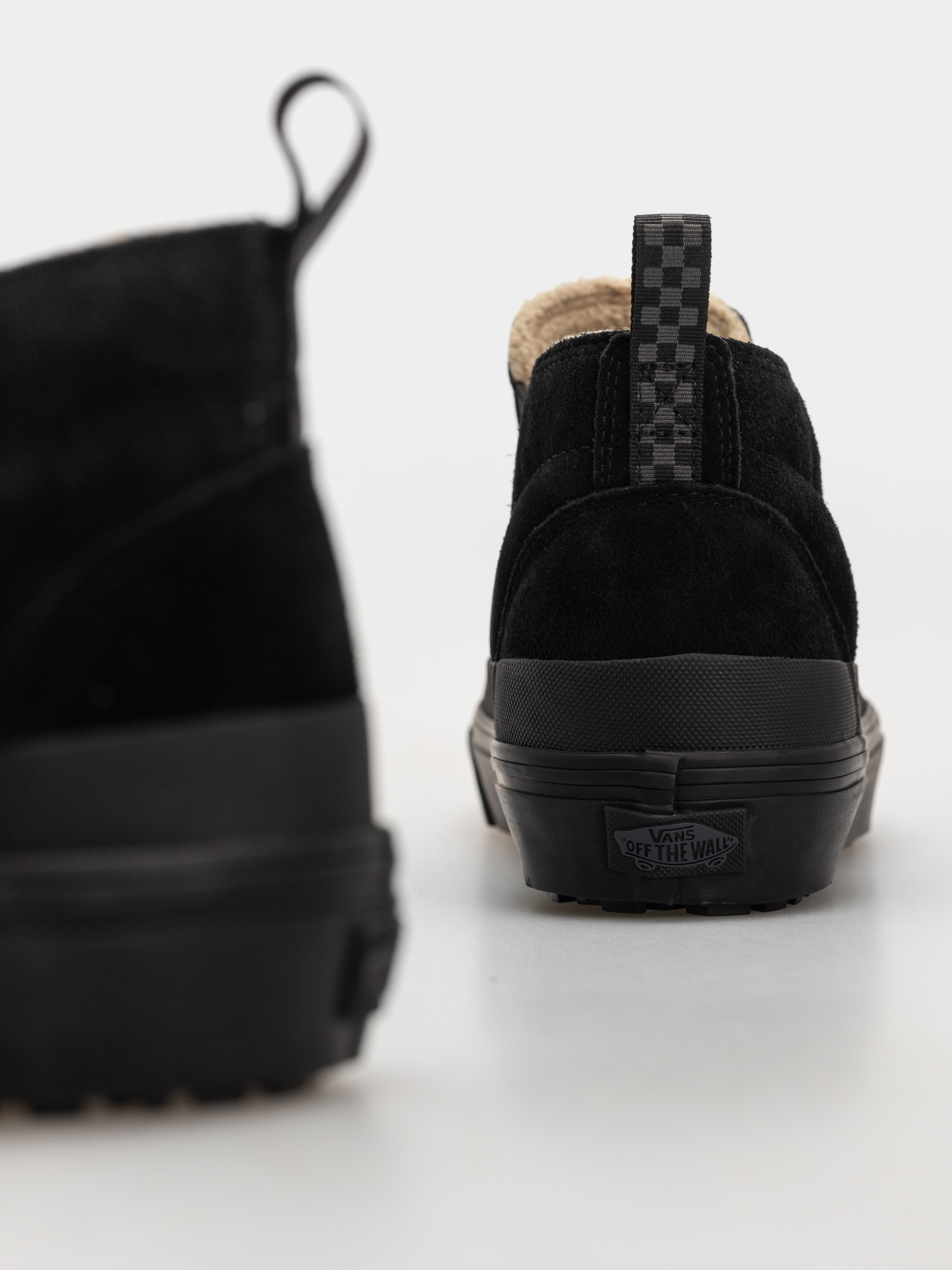 Topánky Vans Mid Slip Insulated (black)