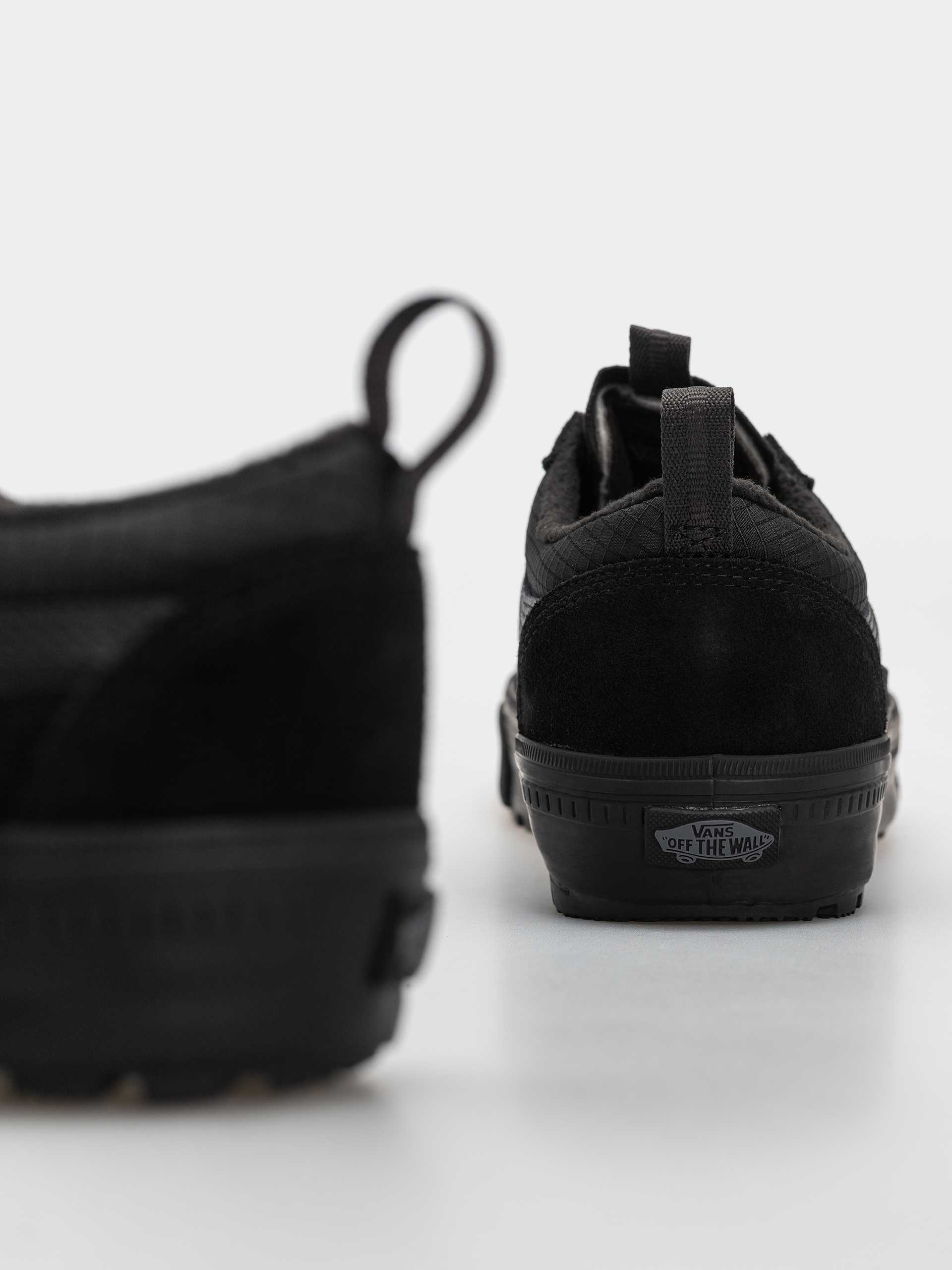 Topánky Vans Old Skool Waterproof Insulated Mte (black/black/gry)