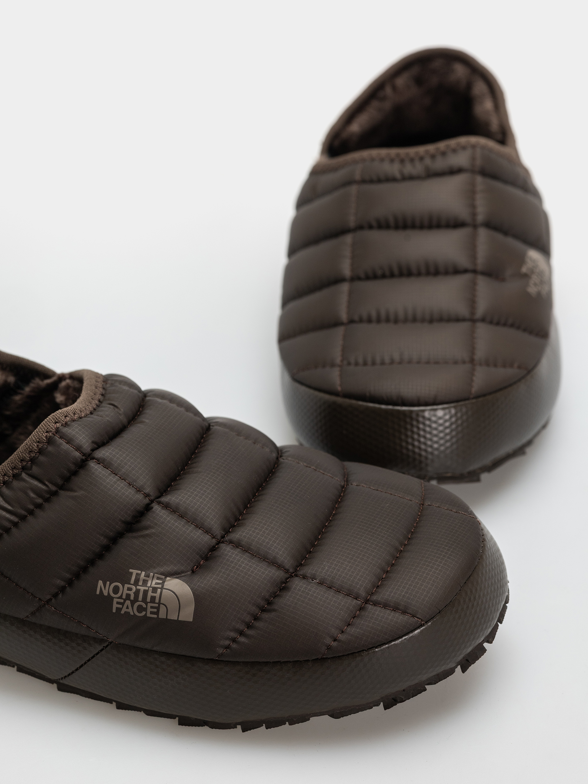 Topánky The North Face Thermoball Traction Mule V Wmn (dark chestnut/dark chestnut)