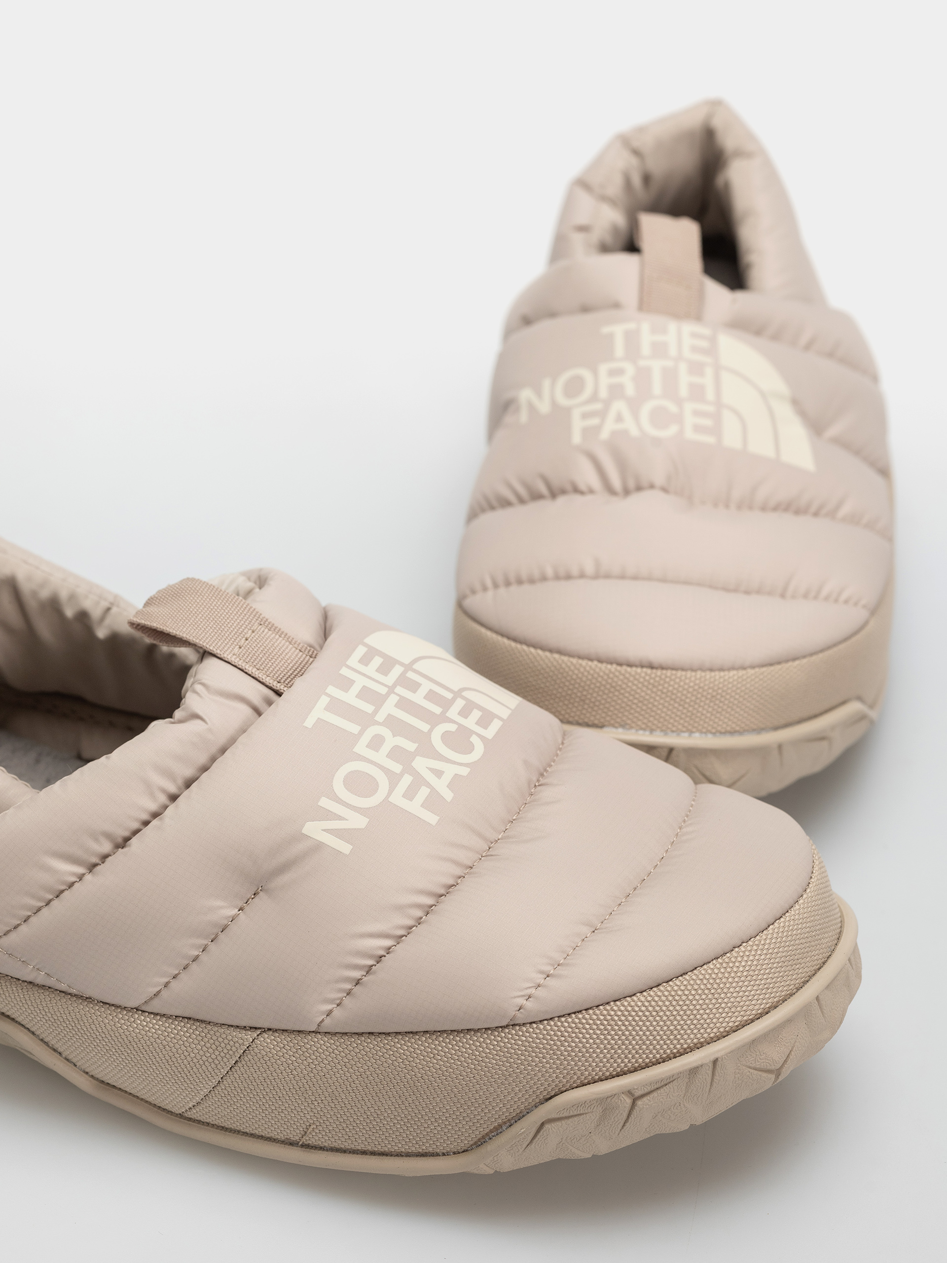 Topánky The North Face Nuptse Mule Wmn (timeless taupe/calacatt)