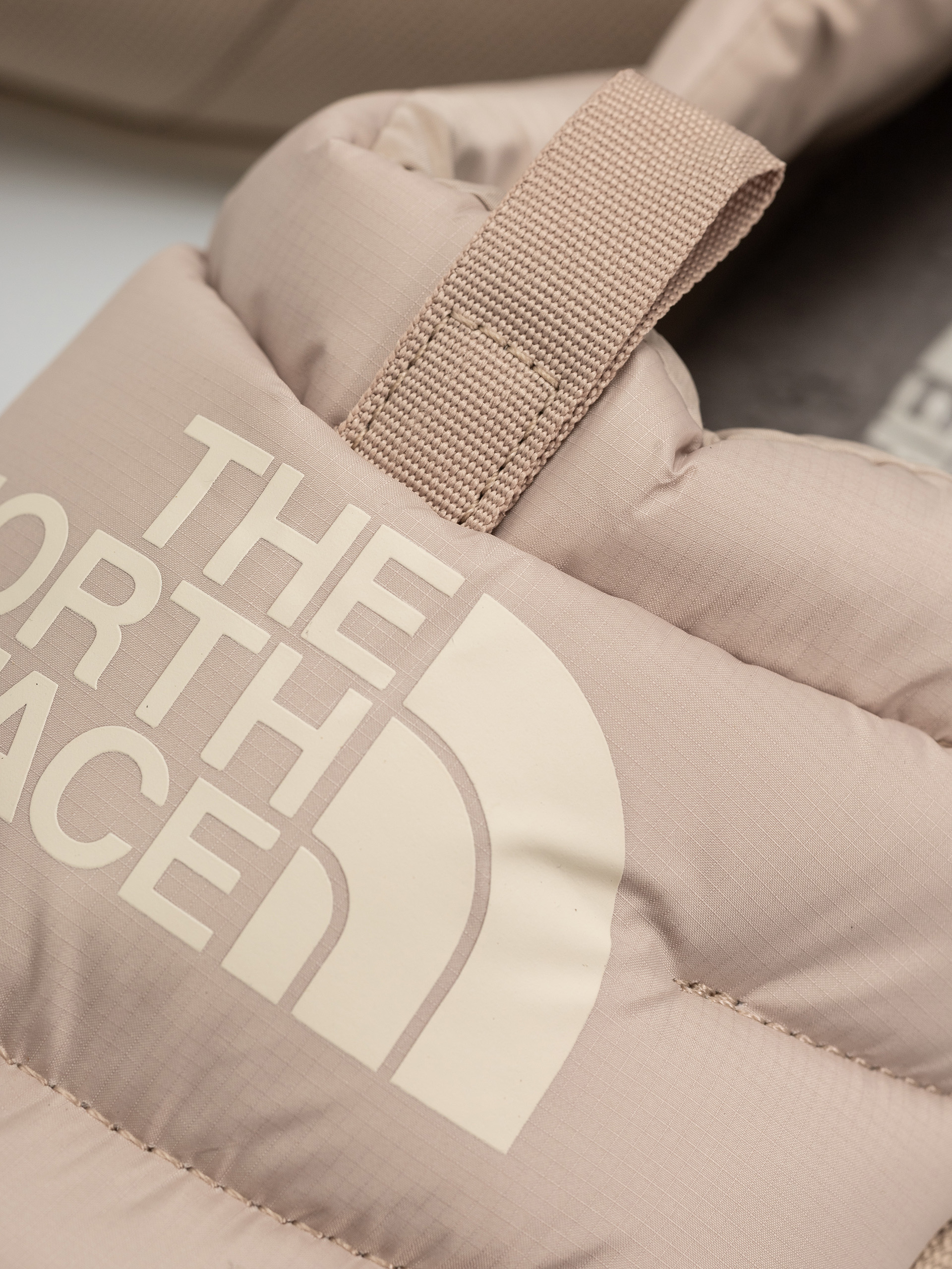 Topánky The North Face Nuptse Mule Wmn (timeless taupe/calacatt)