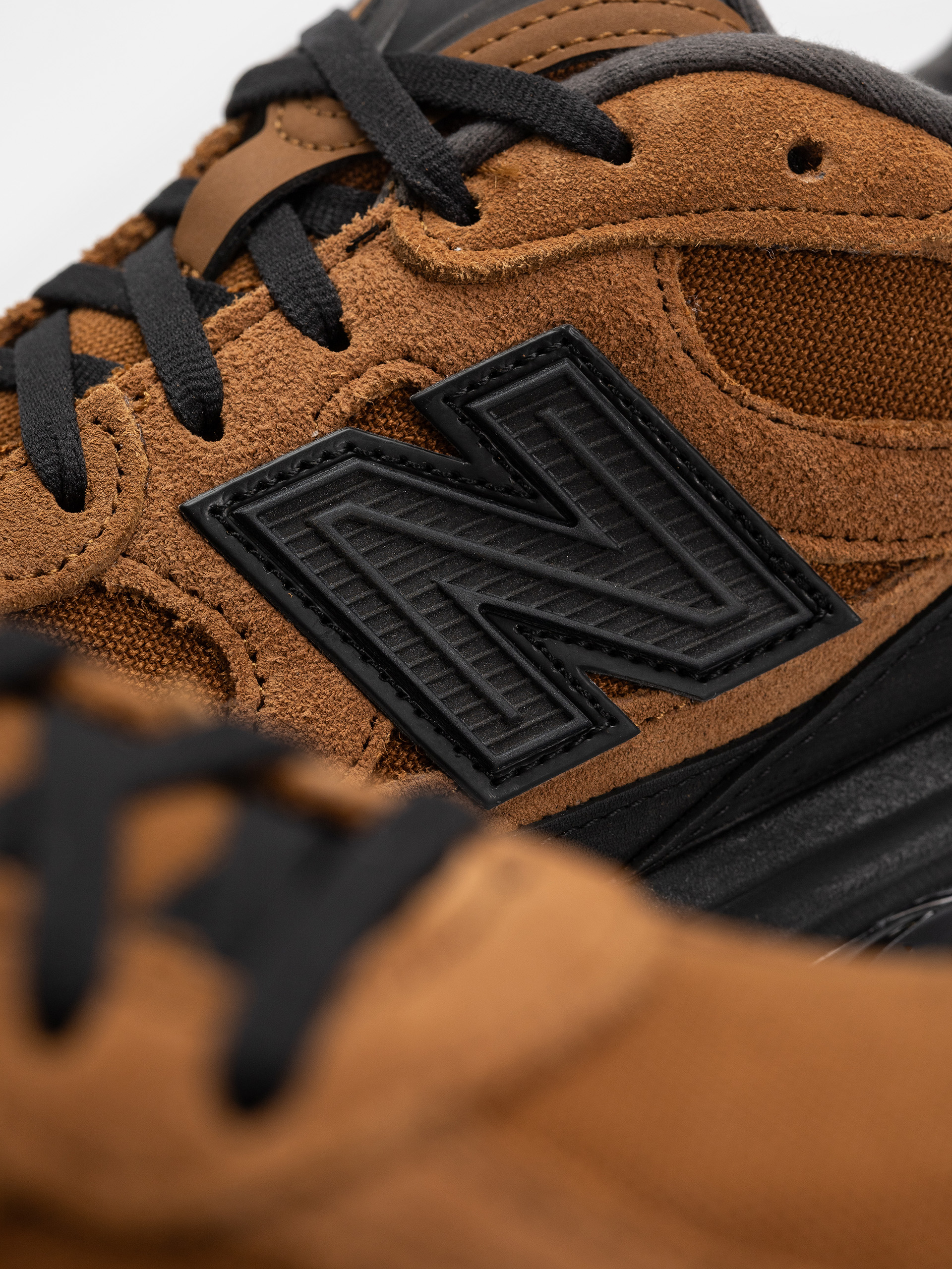 Topánky New Balance 2010 (breakfast tea/black)