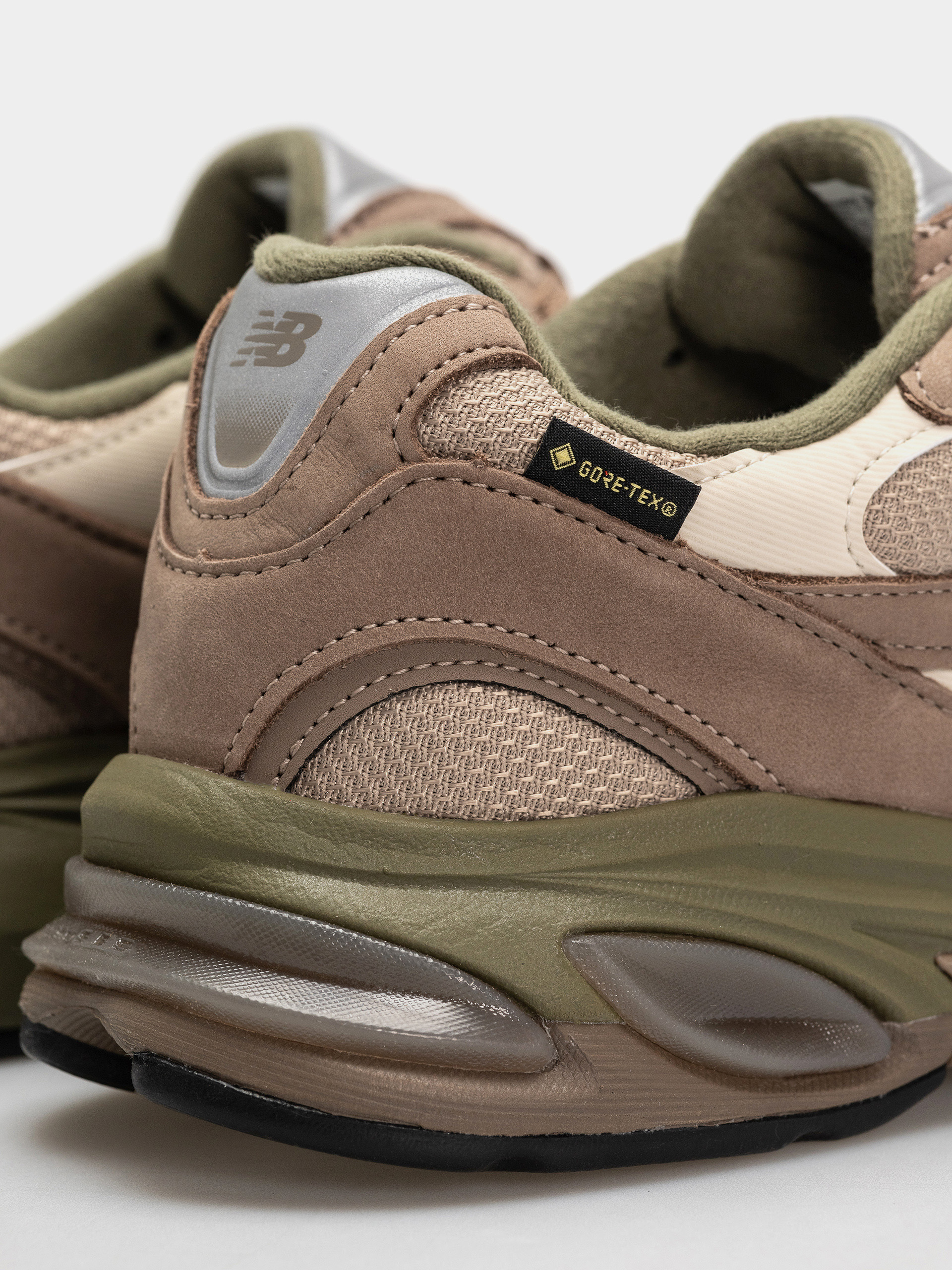 Topánky New Balance 2010 (light mushroom/timberwolf)