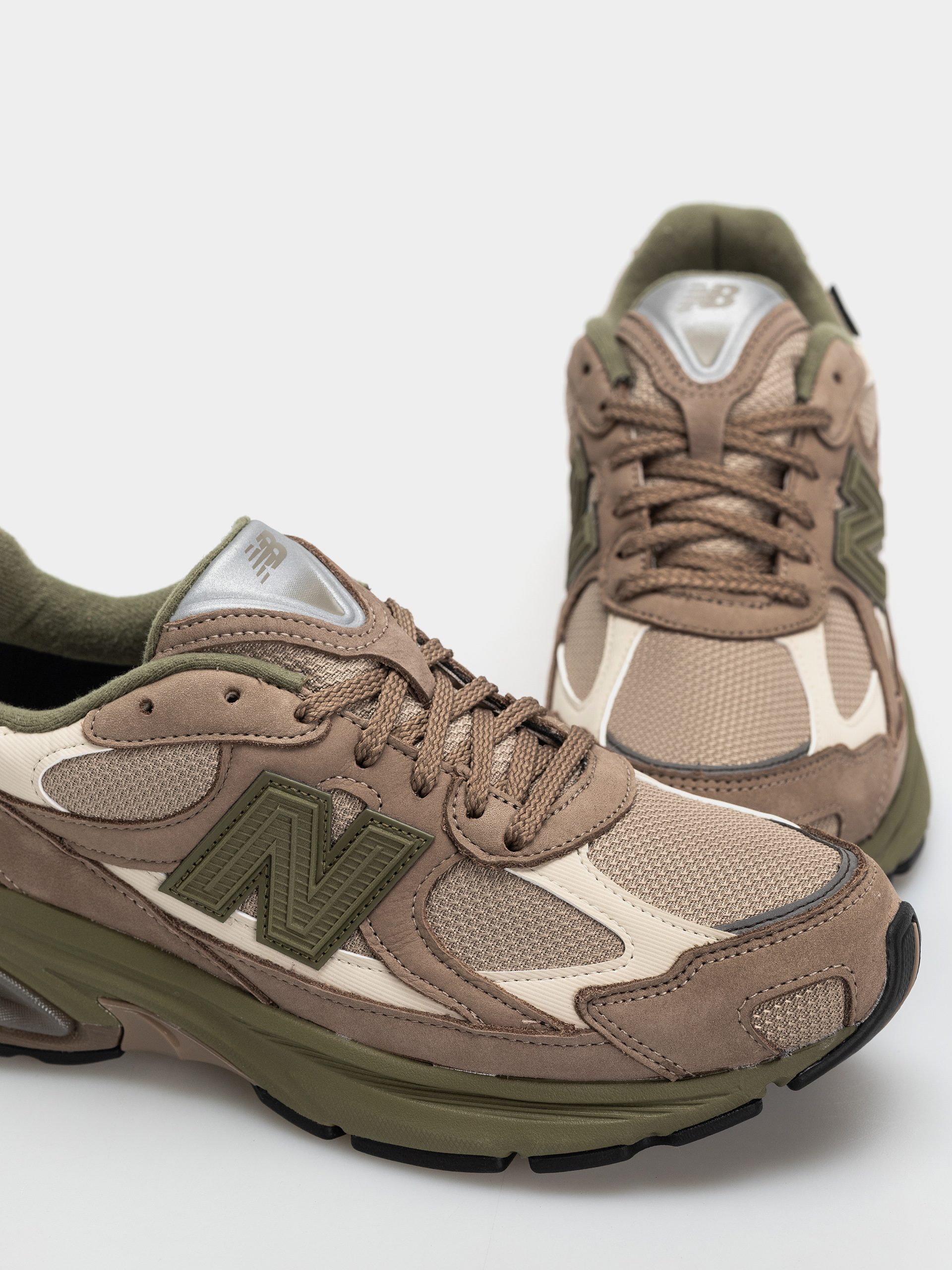 Topánky New Balance 2010 (light mushroom/timberwolf)