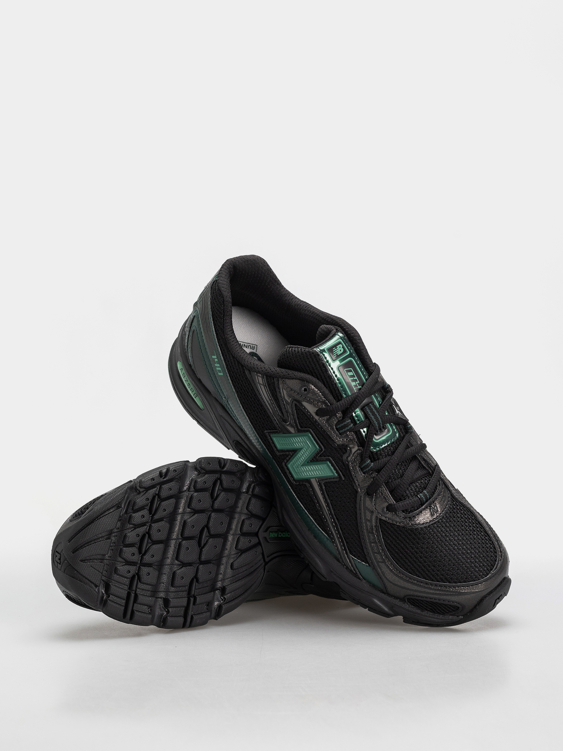 Topánky New Balance 740 (black/nordic green)