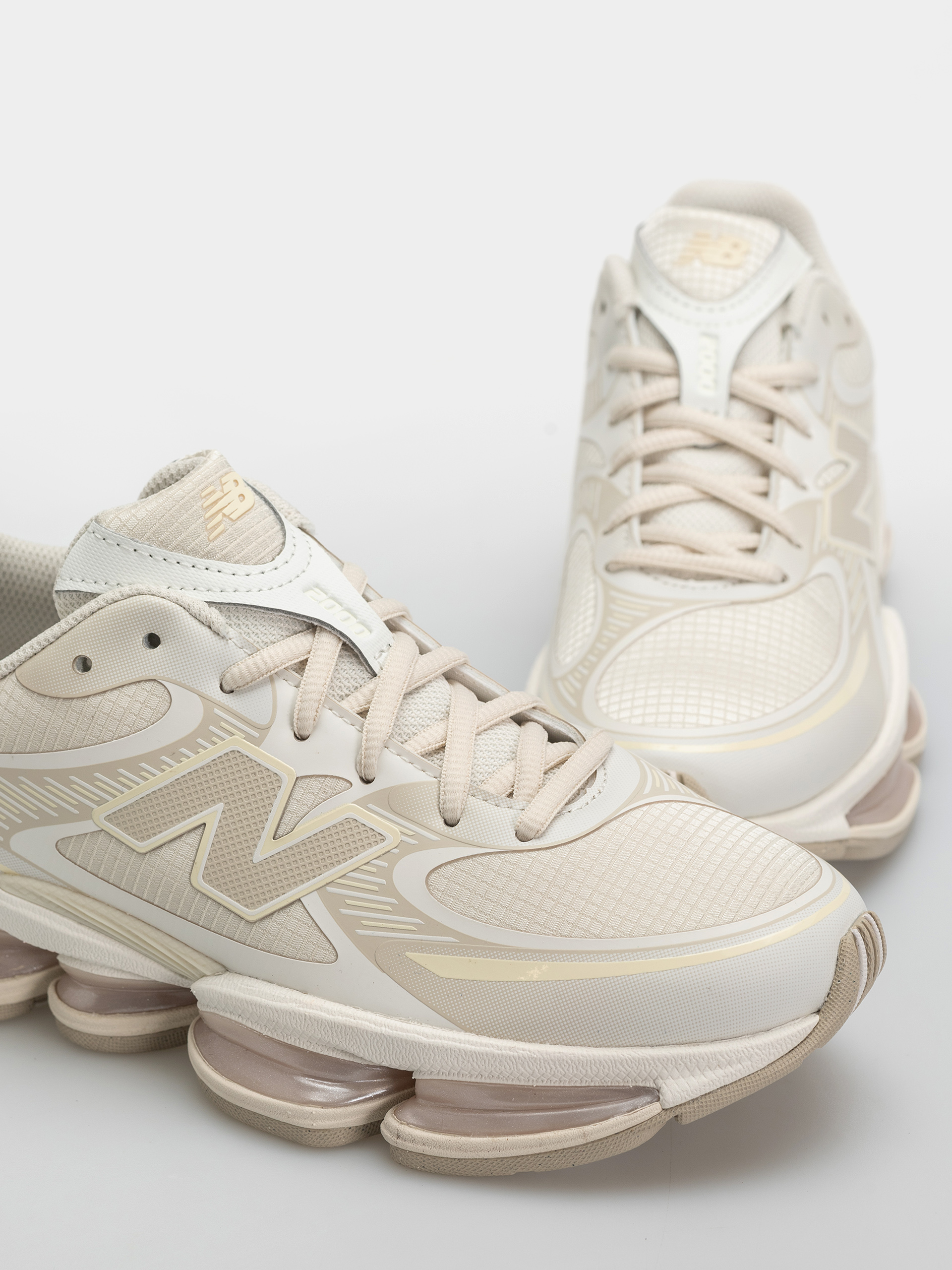 Topánky New Balance 2000 (linen/sea salt/timberwolf)