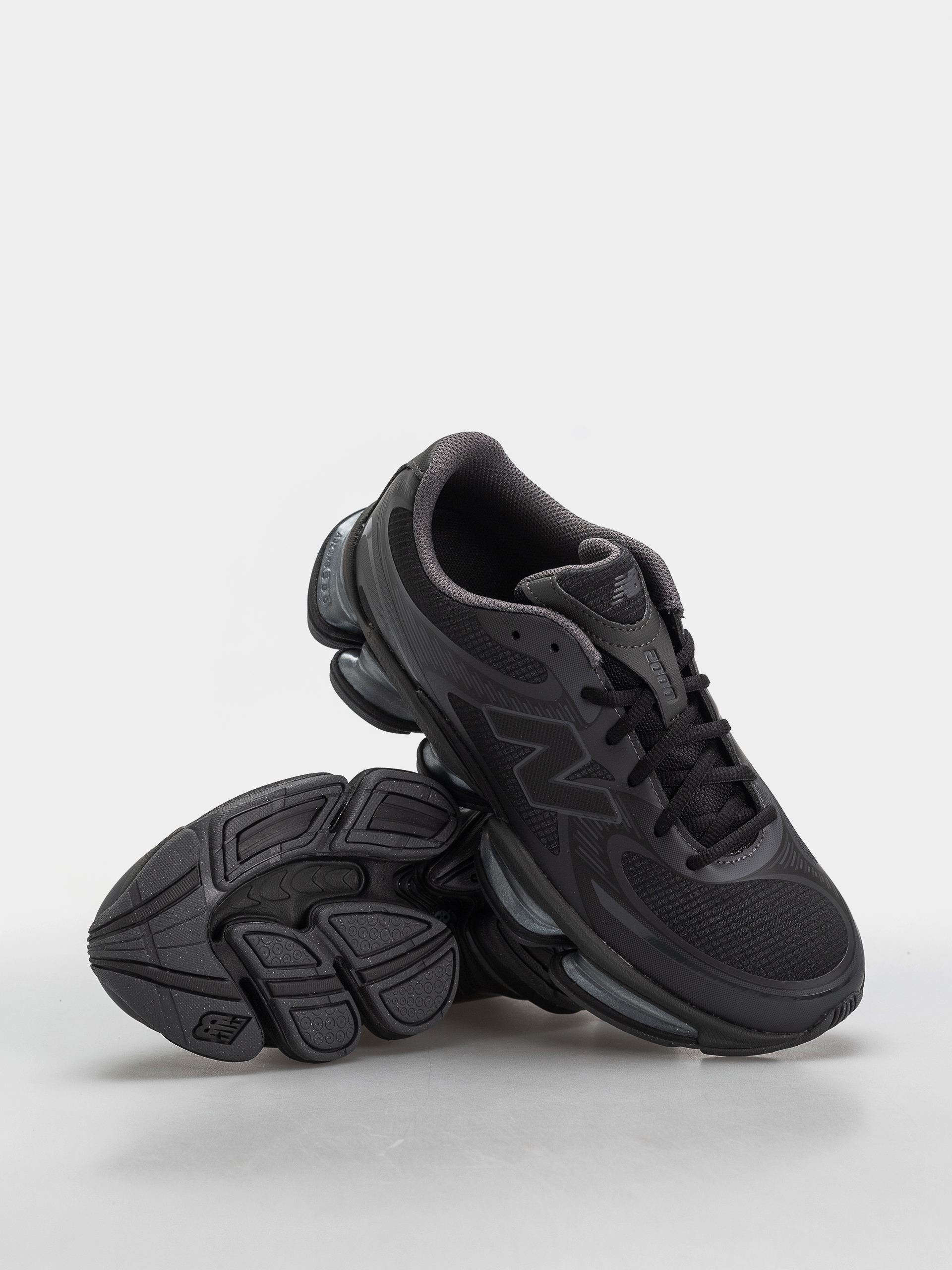 Topánky New Balance 2000 (black/black cement/magnet)