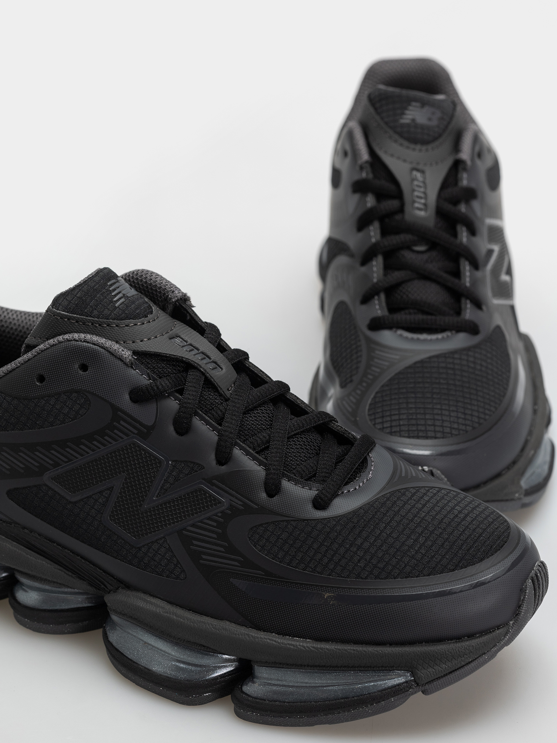 Topánky New Balance 2000 (black/black cement/magnet)