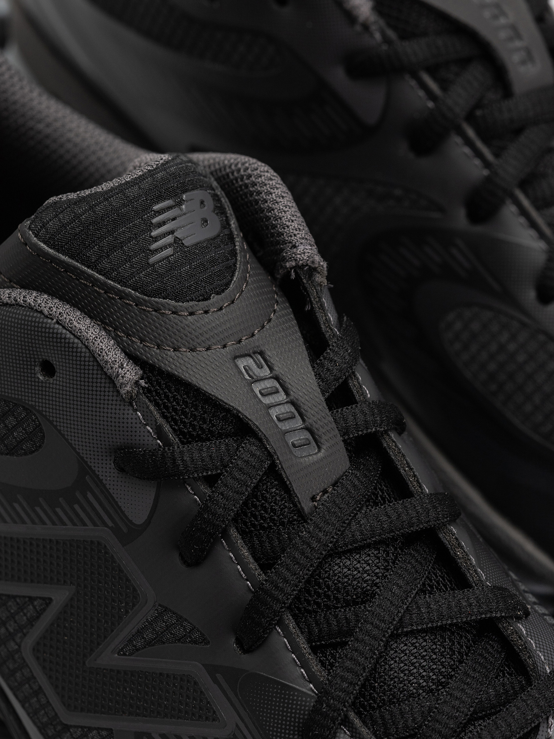 Topánky New Balance 2000 (black/black cement/magnet)
