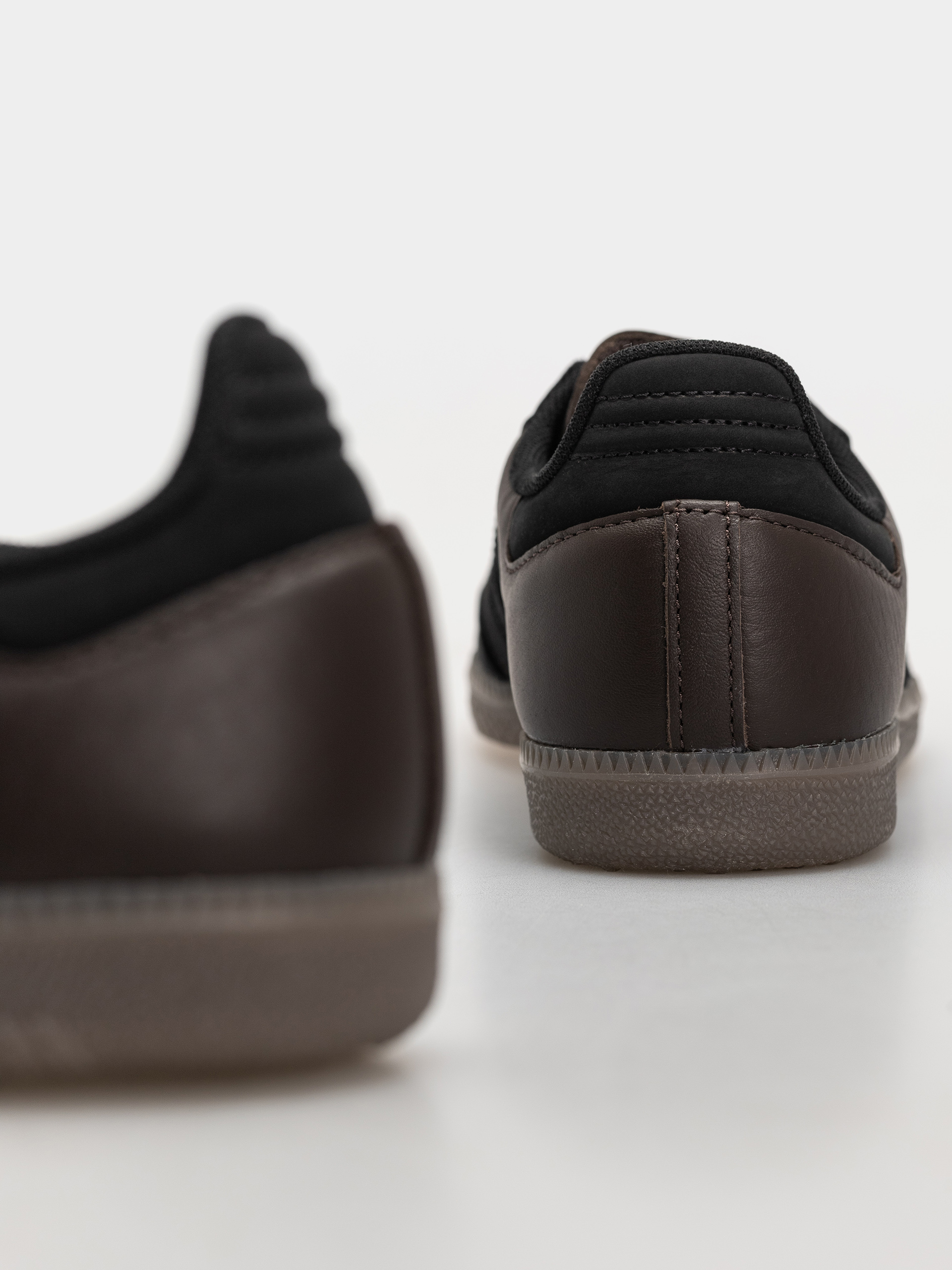 Topánky adidas Samba Adv (dbrown/cblack/gum5)